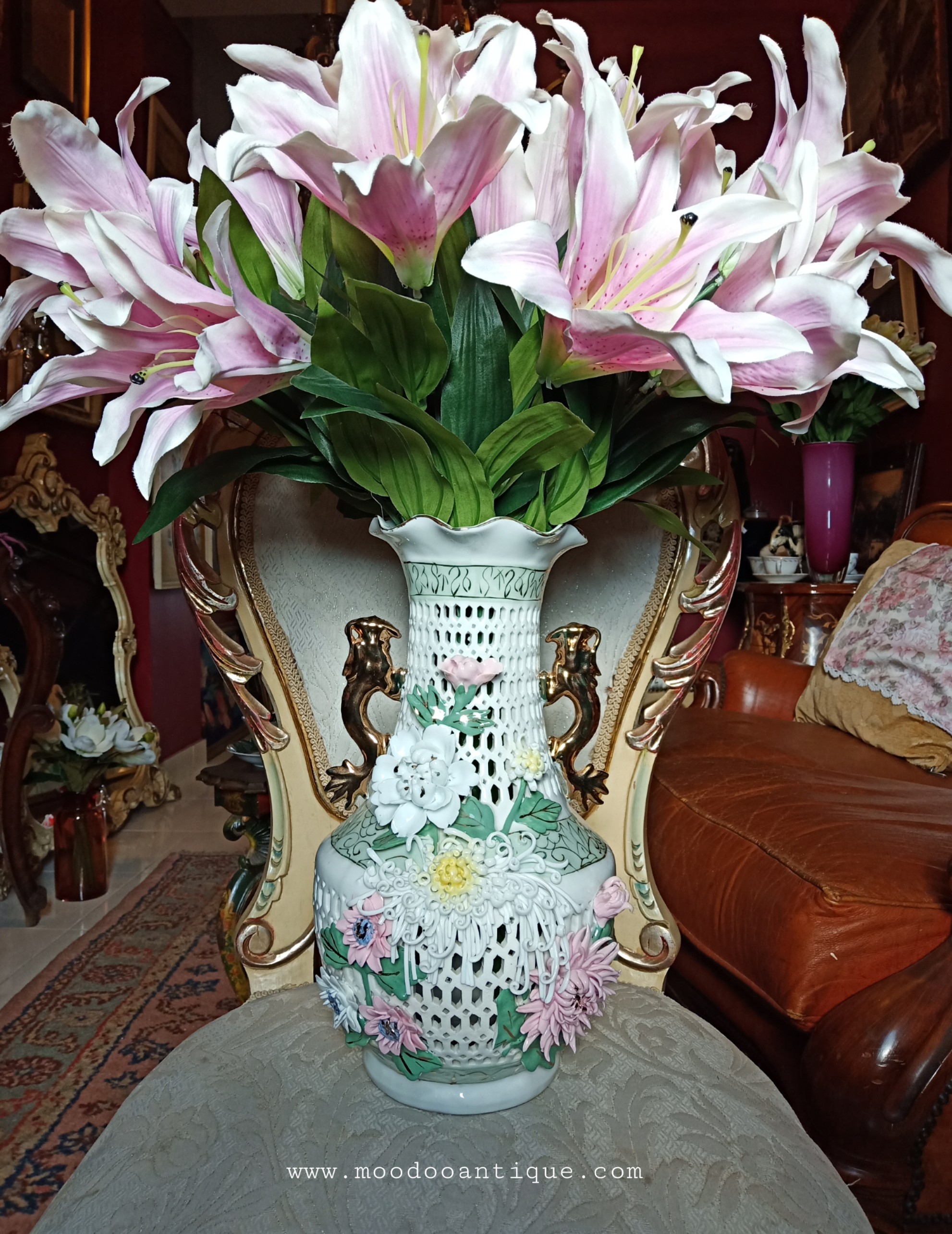 แจกันงานปั้น อิตาลี