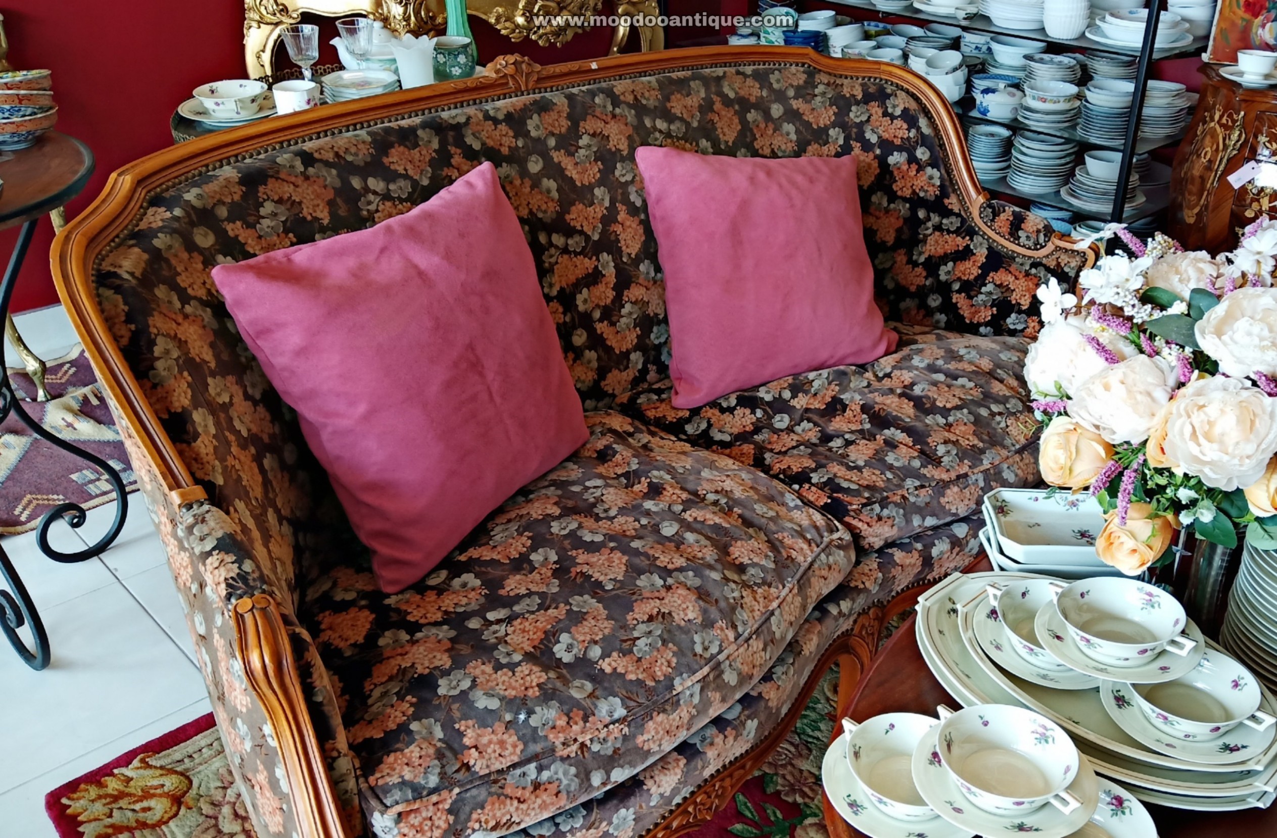 โซฟาขนเป็ดฝรั่งเศสลายดอกไม้