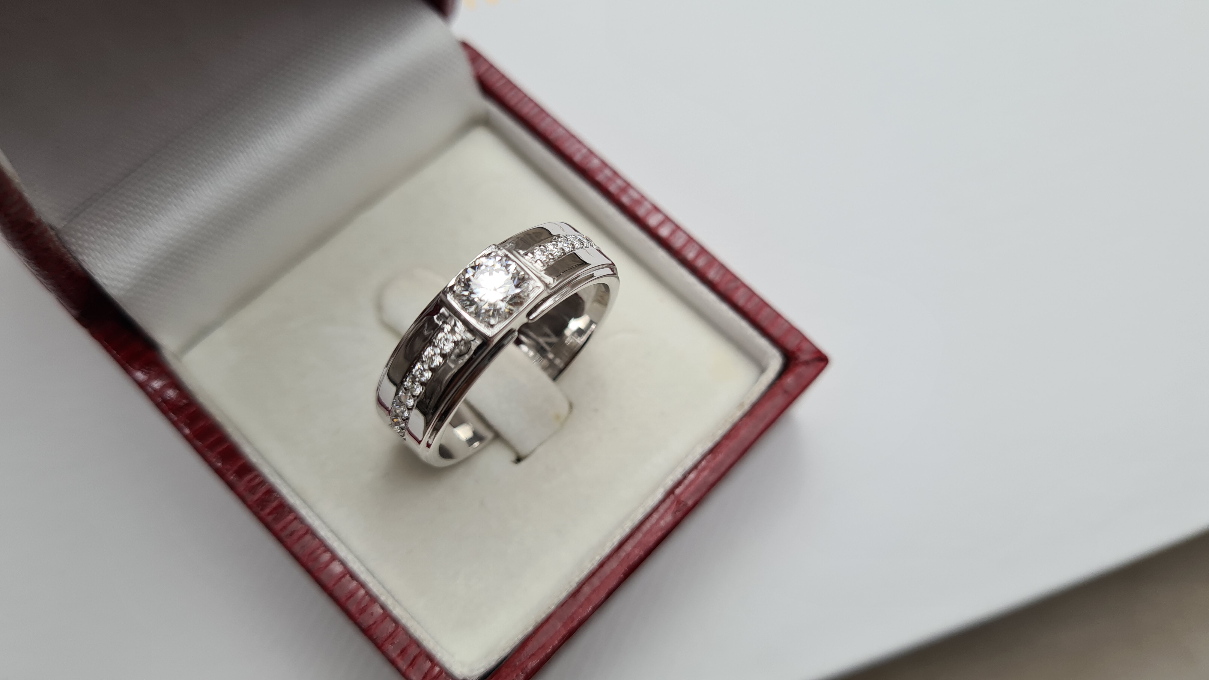 แหวนผู้ชายเพชรแท้ 0.66 cts GIA