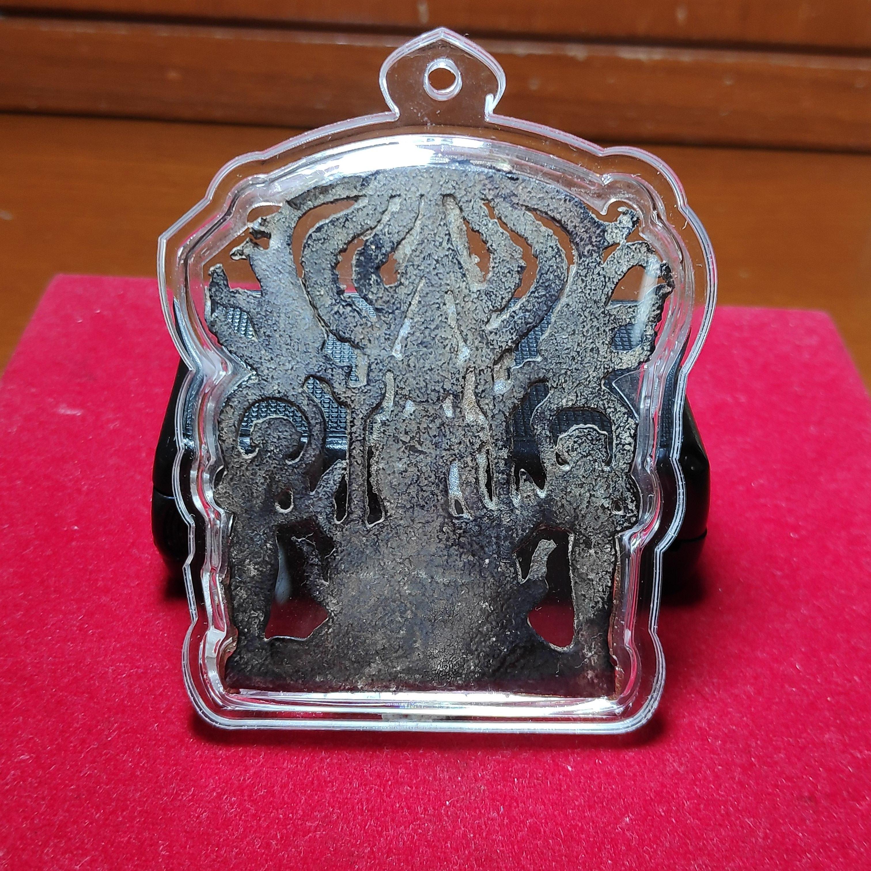 พระปรุหนังกรุวัดราชบูรณะเนื้อชิน จ.อยุธยา