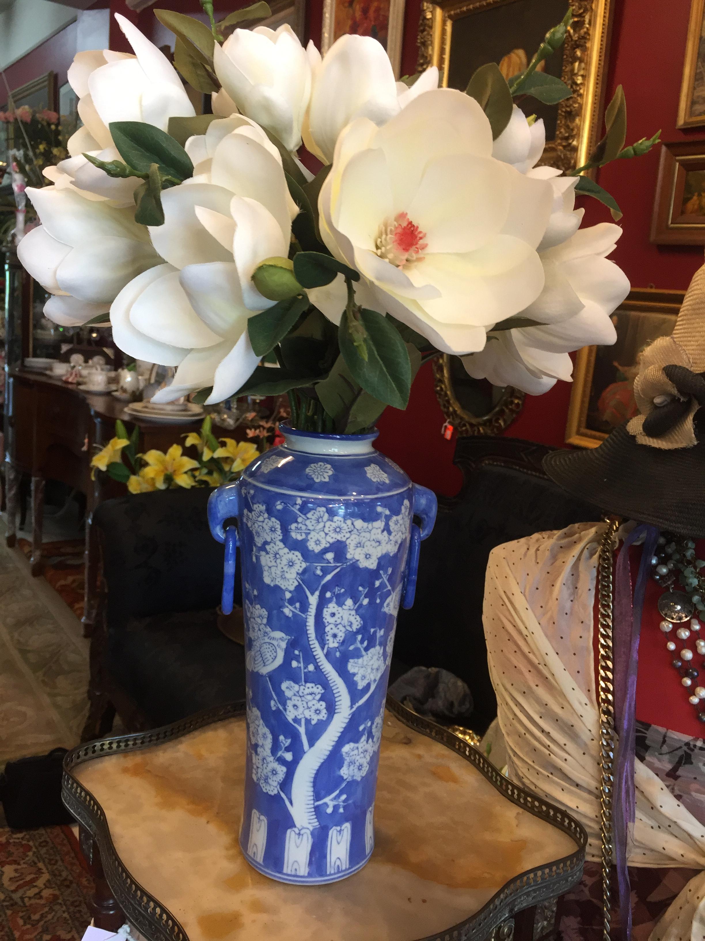 แจกันลายดอกซากุระ