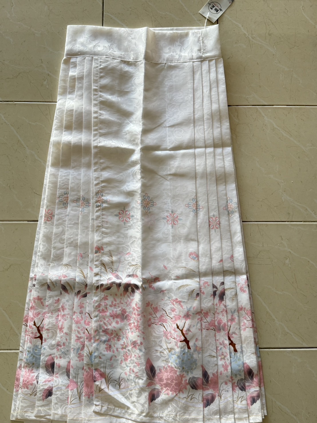 กระโปรงหม่าเมี่ยนยาว สีขาวชมพู รหัส 358