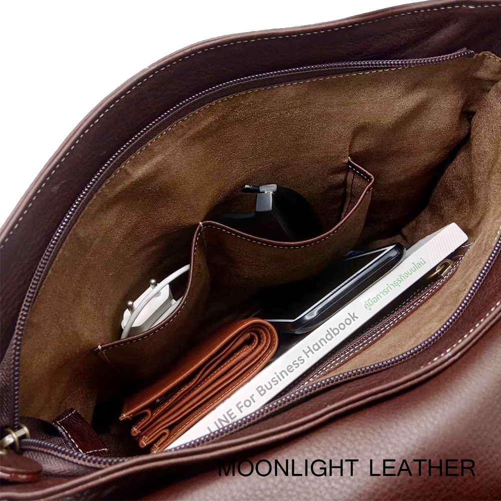 กระเป๋าหนังแท้สะพายข้าง สำหรับผู้ชาย Moonlight สีน้ำตาลเข้ม ทำจากหนังวัวแท้ทั้งใบ นิ่มมาก ขนาดใหญ่ ไม่ลอก มีรับประกัน