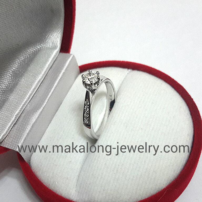 แหวนทองคำขาว18K เพชรเบลเยี่ยมแท้ 0.38 cts