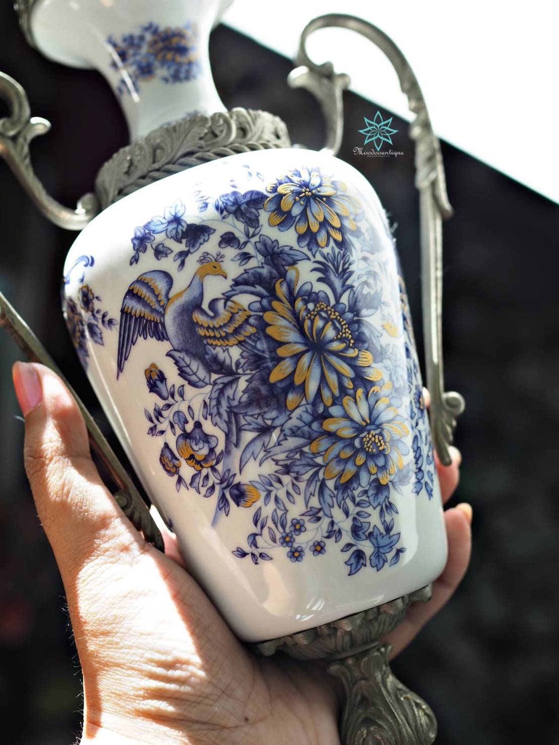 โถเซรามิค รูปนกฟินิกซ์คู่ ฐานและที่จับเป็น silver plates