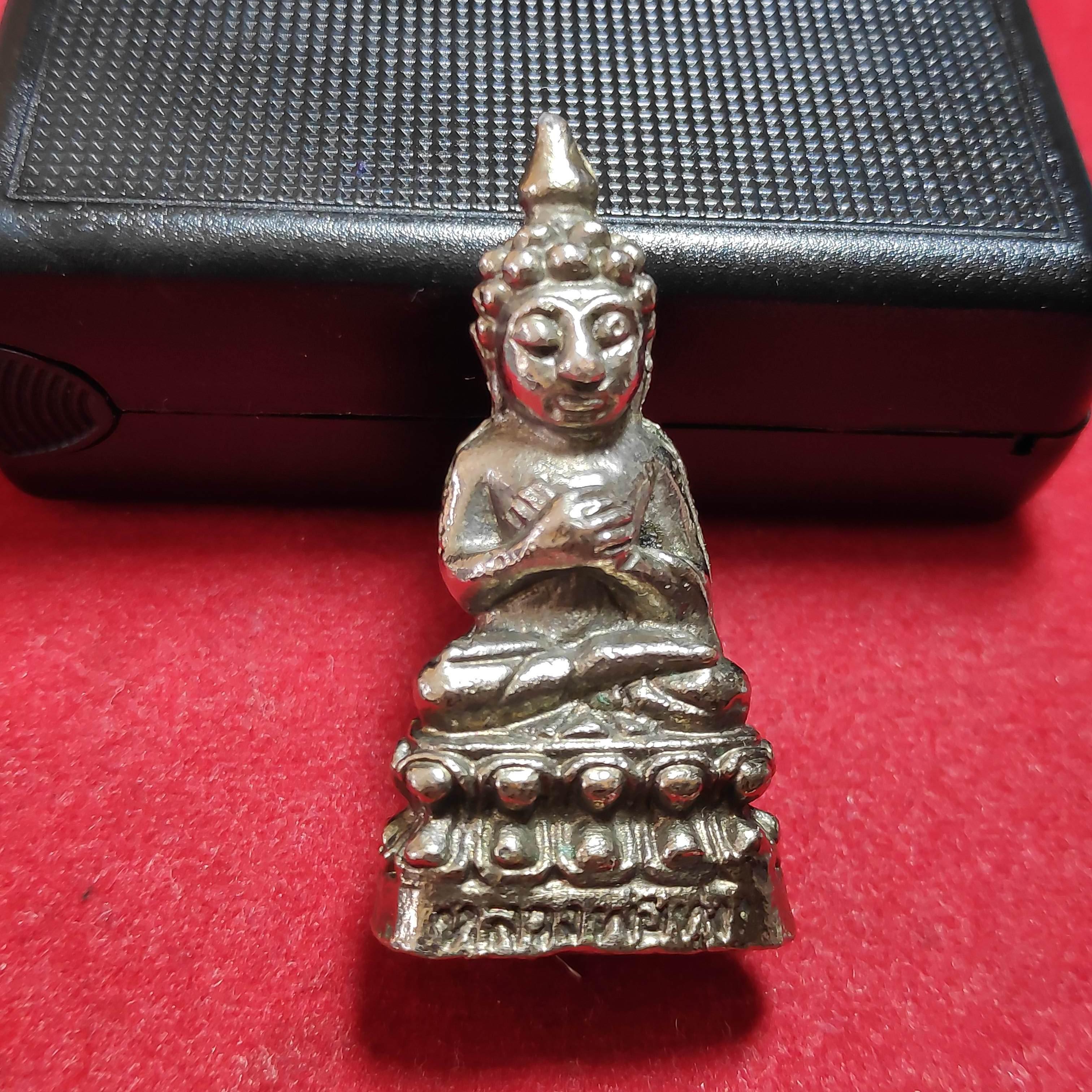 รูปหล่อพระชัยวัฒน์หลวงพ่อทุ่งก้นอุดผง