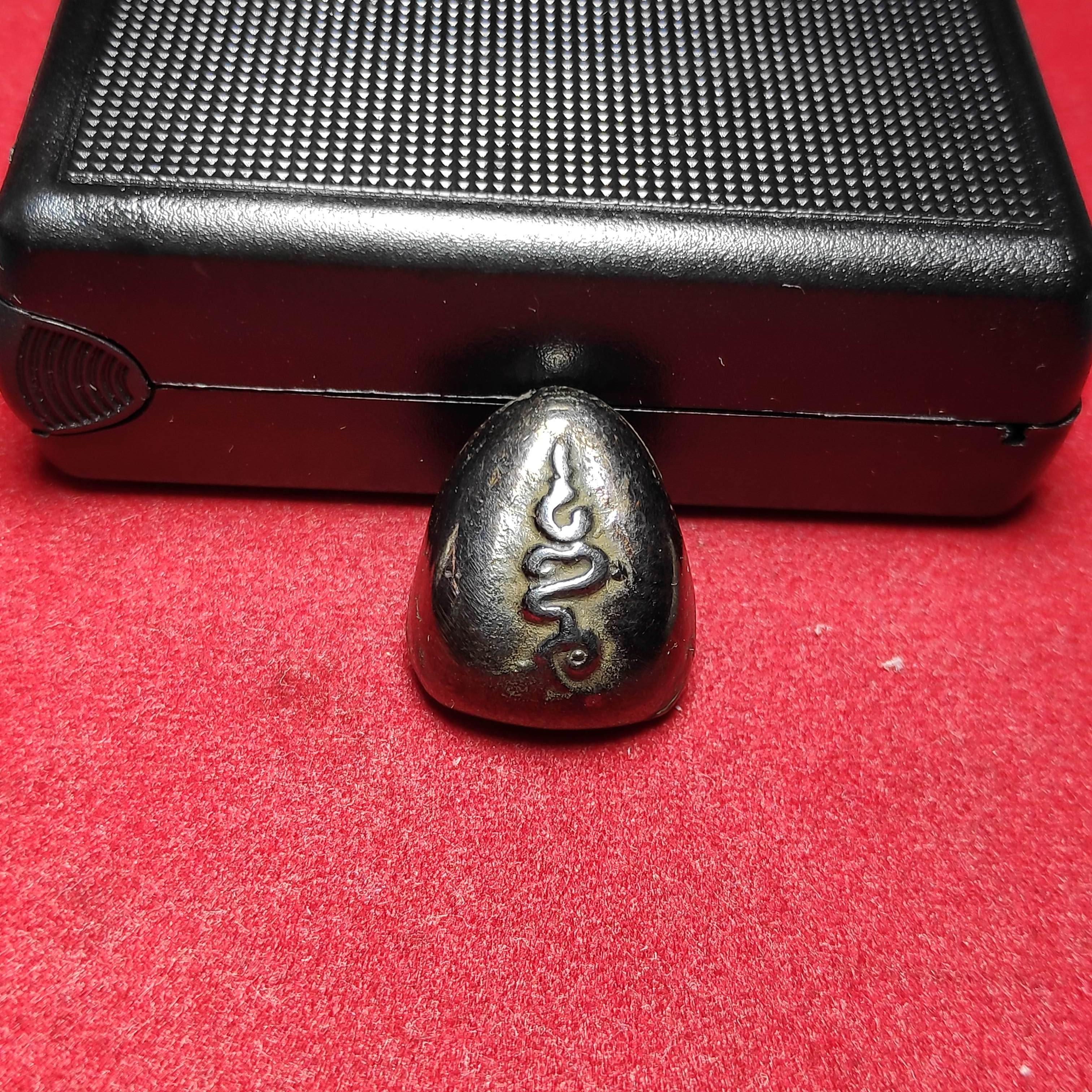 พระปิดตาหลังยันต์อุหลวงปู่ทองวัดราชโยธาเนื้อเมฆพัตร