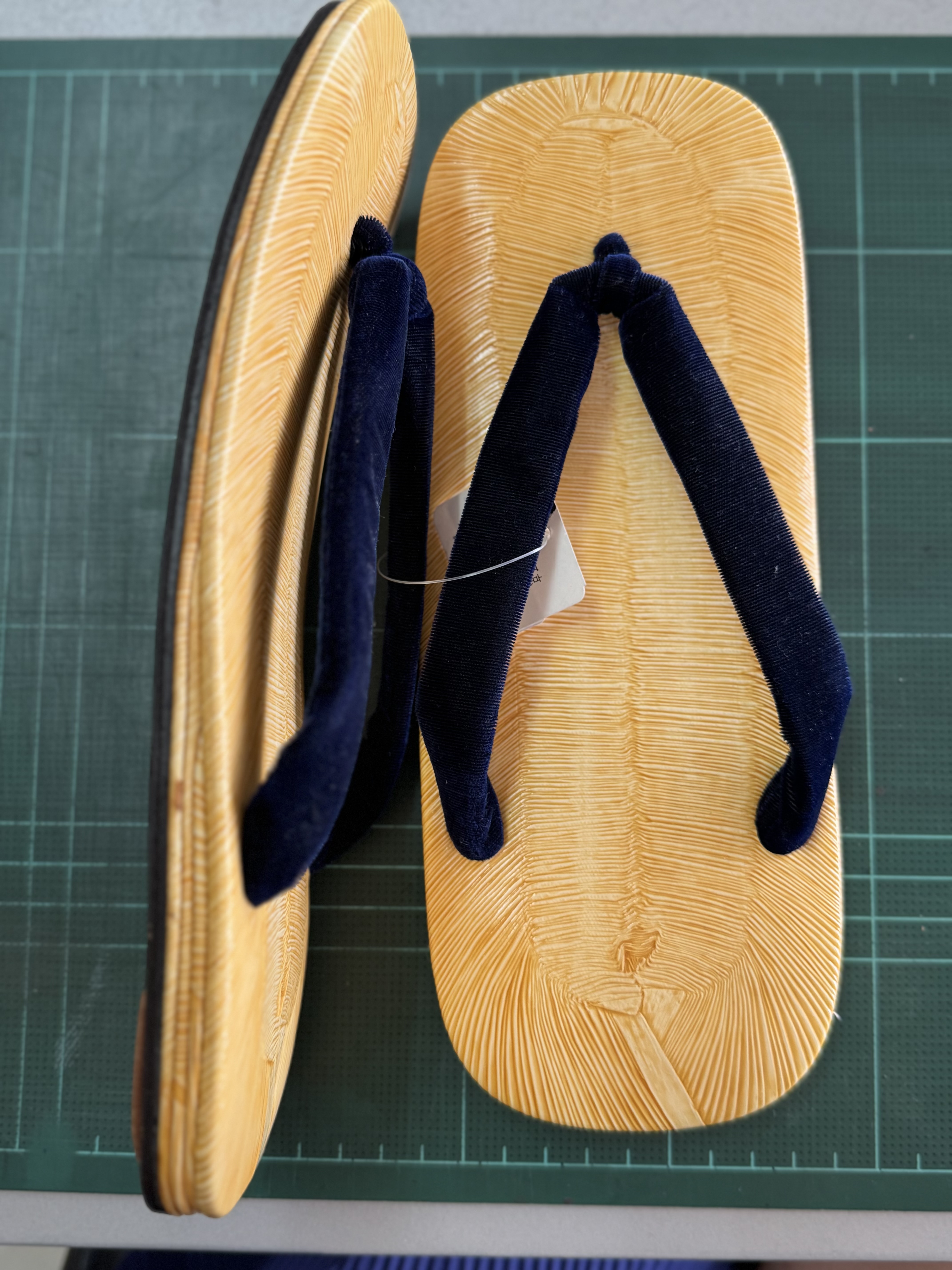 รองเท้าญี่ปุ่นผู้ชาย พื้นรองเท้าเป็นหนังวัว ความยาวเท้า10 “