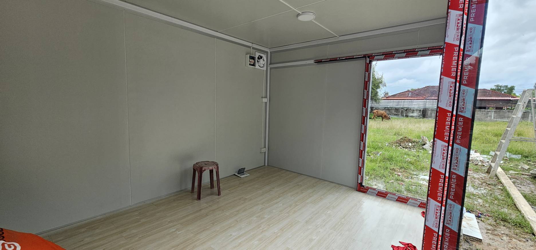 House Knockdonw UN-F04 3 เมตร *4 เมตร ** รับประกันสินค้า 1 ปี ส่งโดยรถเฮี๊ยบ ค่าจัดส่ง 18000