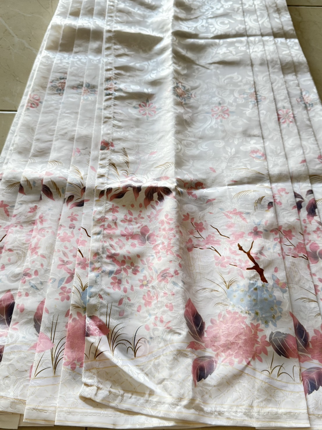 กระโปรงหม่าเมี่ยนยาว สีขาวชมพู รหัส 358