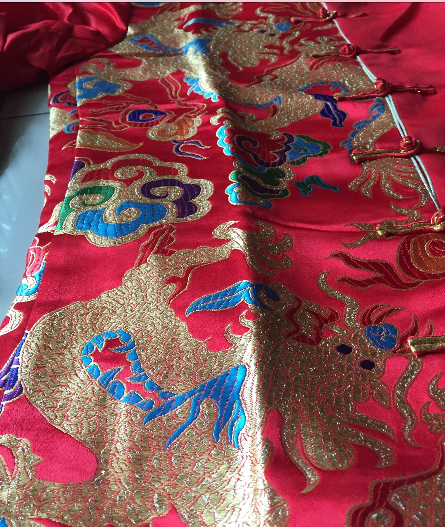 เสื้อจีนผู้ชายสีแดงลายมังกร สีทองน้ำเงิน ZH135