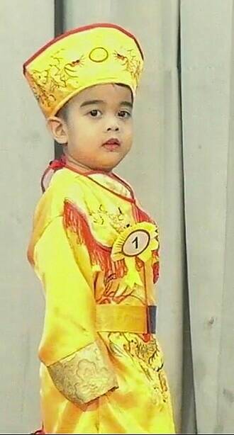 ชุดองค์ชายน้อยราชวงศ์ชิง สีเหลืองลายปัก รหัส CH 55 สินค้าพร้อมส่ง