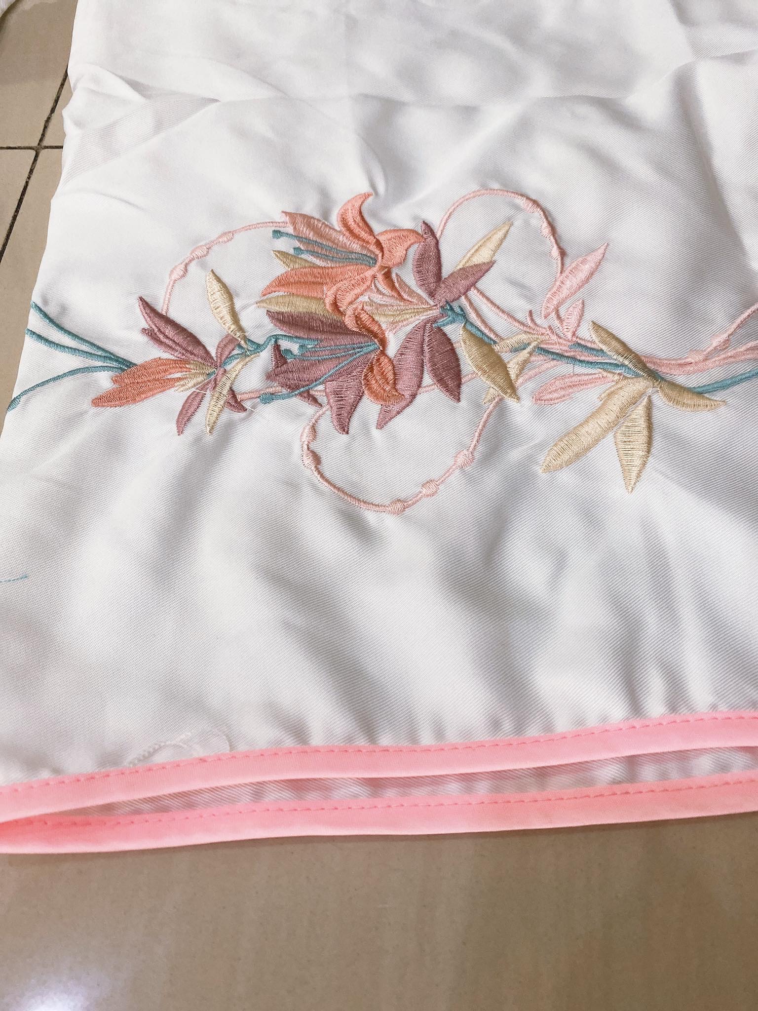 ชุดHUNFU รหัส TYD 56 สีขาว ชมพู สินค้าพร้อมส่ง