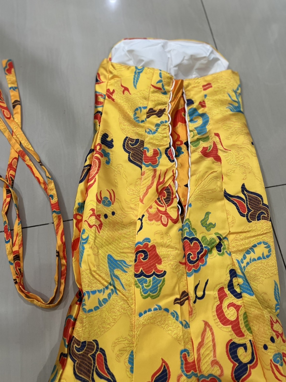 กี่เพ้ายาวเกาะอกสีทอง LX99 สินค้าพร้อมส่ง