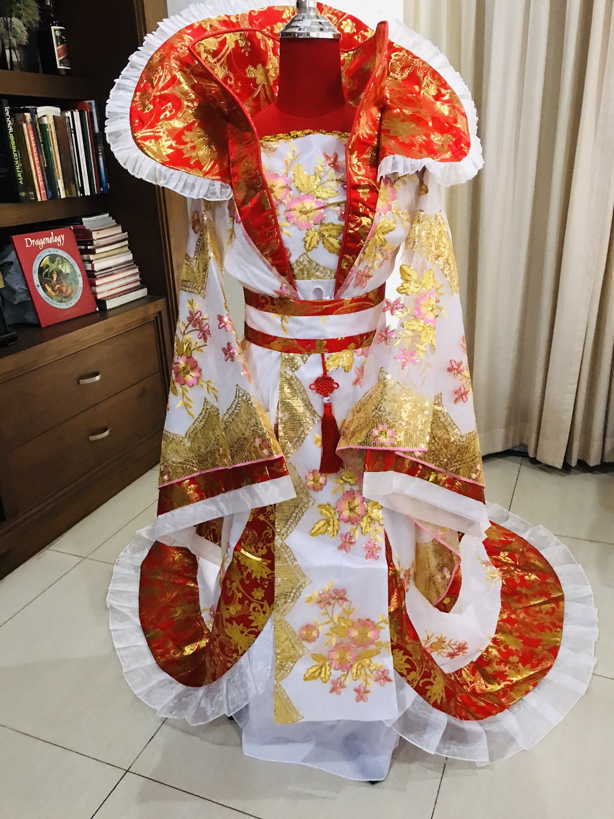 ชุดราชินีถัง สีขาว รหัส RPN 274 สินค้าพร้อมส่ง