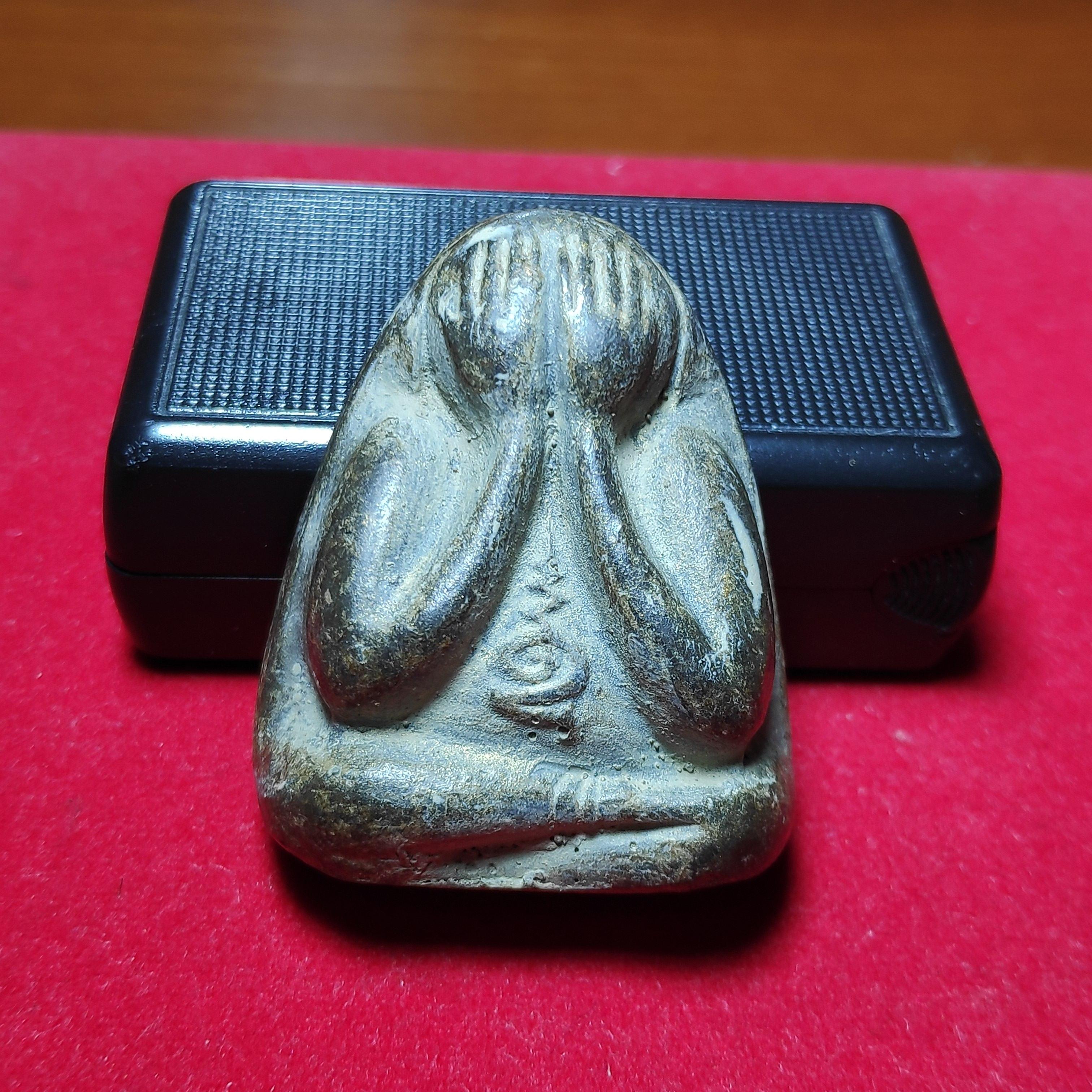 พระปิดตาจัมโบ้หลวงพ่อโด่วัดนามะตูมเนื้อผงคลุกรัก