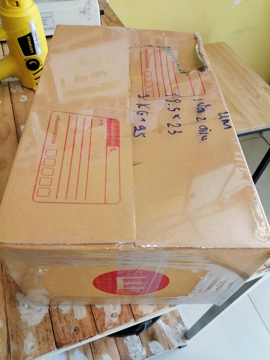 ฟิล์มตัดเปิด หุ้มกล่อง ปณ E ใช้เป็น 18.5x23 นิ้ว