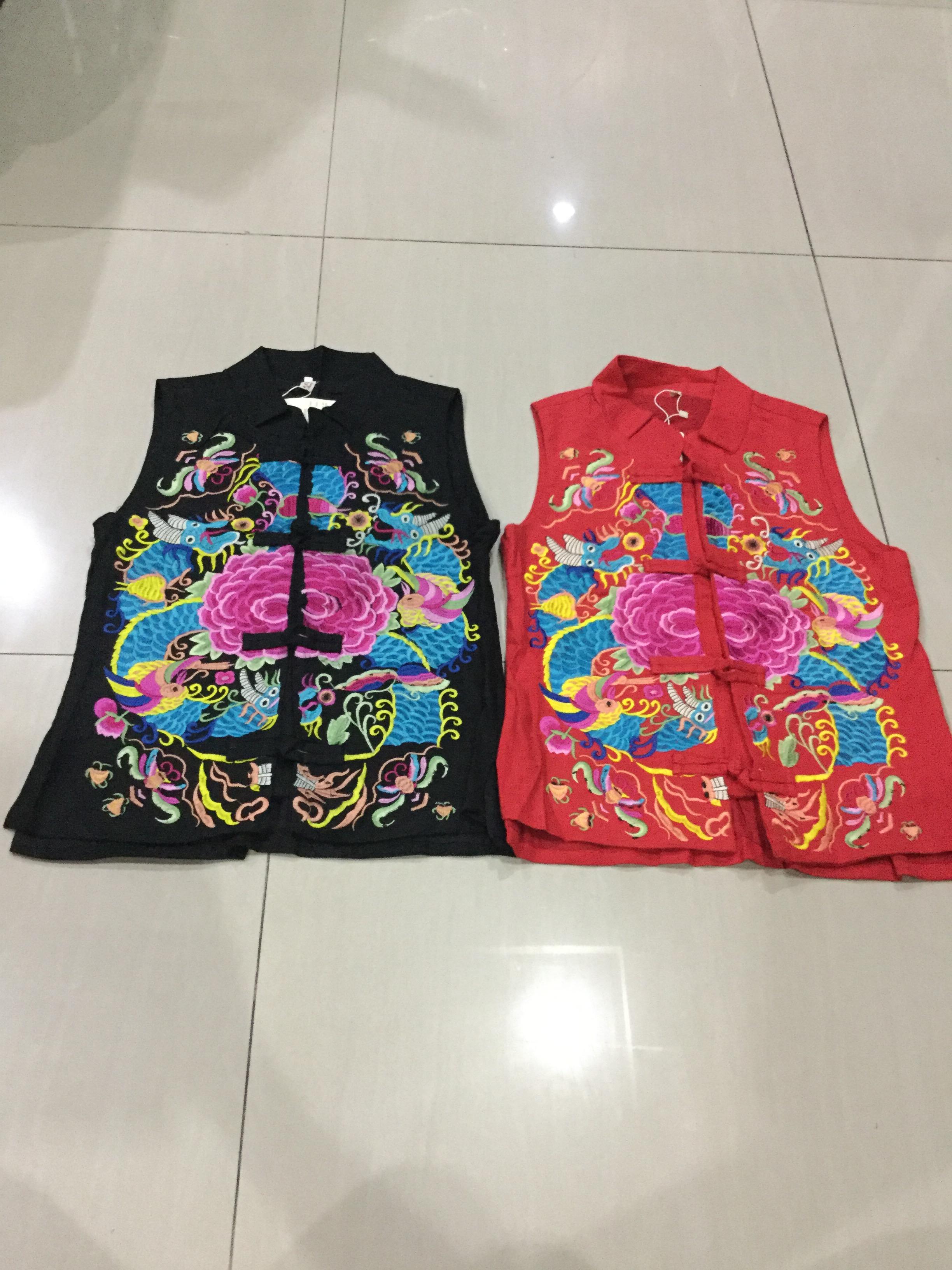 เสื้อแขนสั้นผ้าฝ้ายลายดอก เนื้อดี ใส่สบาย รหัสFZ 79 สีแดง