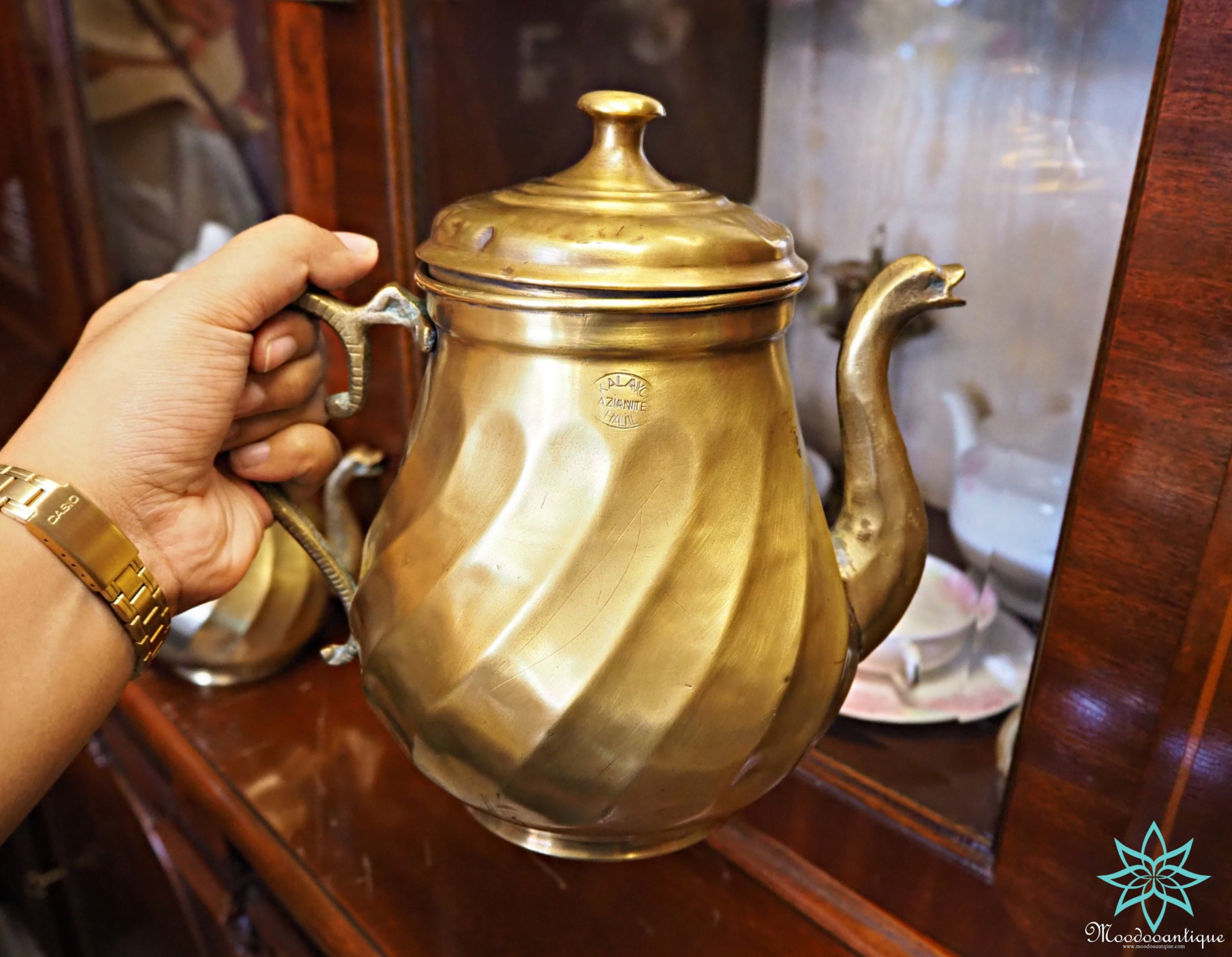 กาน้ำชาสำหรับใส่เครื่องดื่ม งานทองเหลืองแอนทีคจากตุรกี