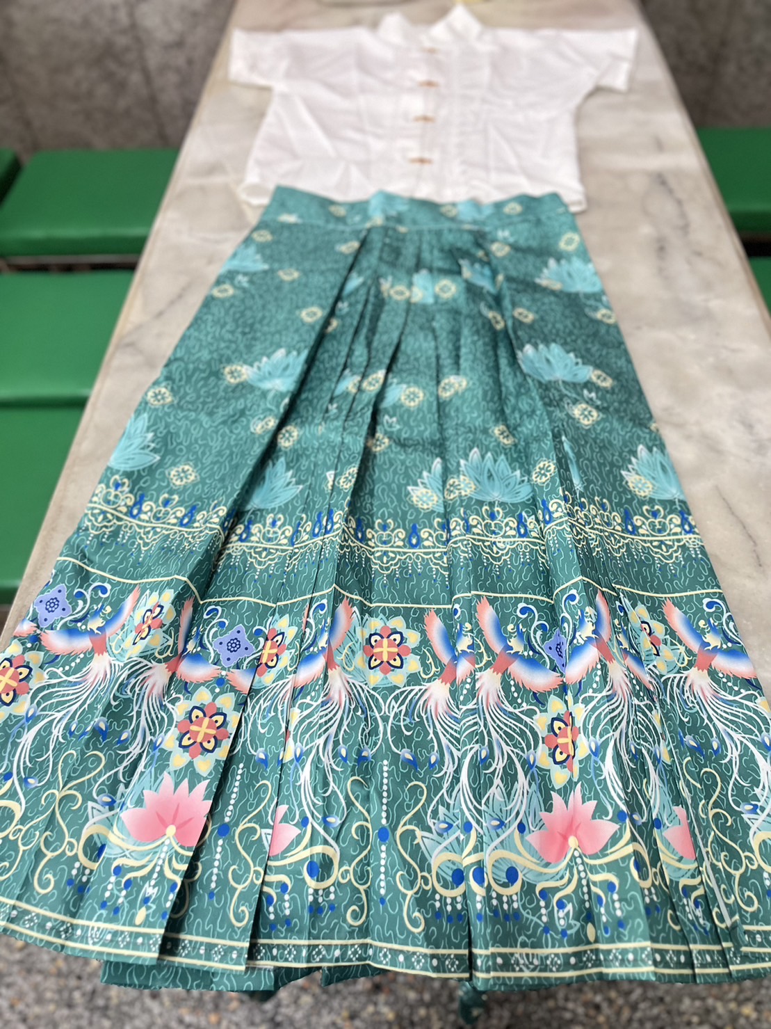 หม่าเมี่ยนสีเขียว เสื้อแขนสั้น