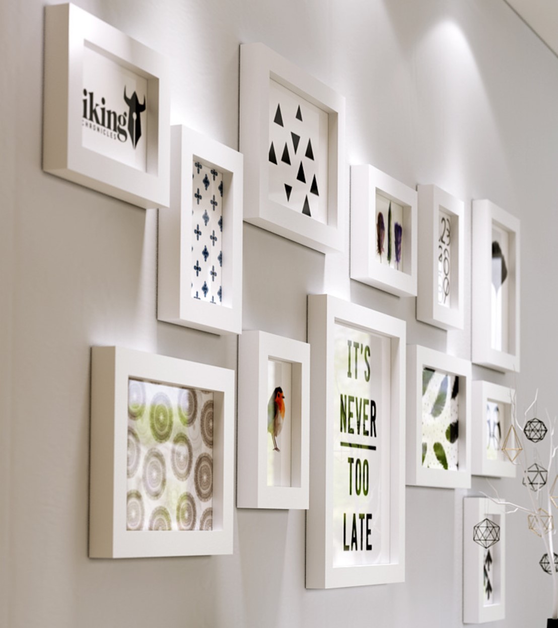 ชุดกรอบรูปติดผนัง White 12 กรอบรูปไม้สีขาว 12 ชิ้น พร้อมรูปภาพตามแบบและวัสดุติดตั้ง