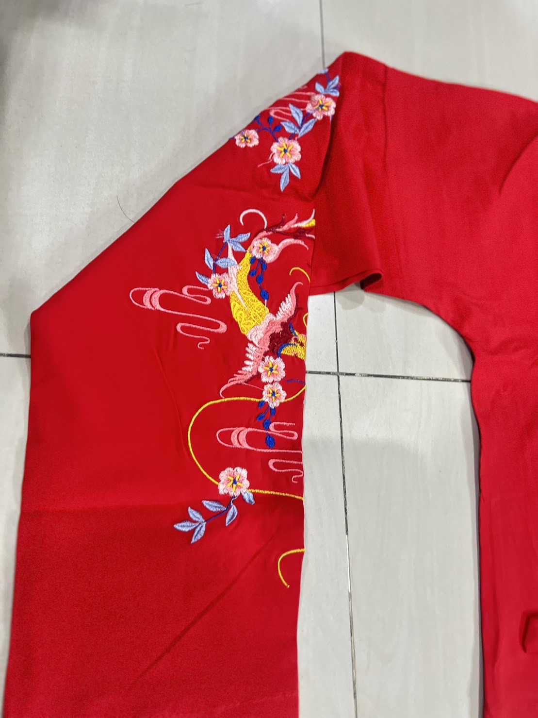 ชุดจีนหญิงฮั่น สีแดง+ชมพู ลายปักรูปปลา รหัส EL 60 สินค้าพร้อมส่ง