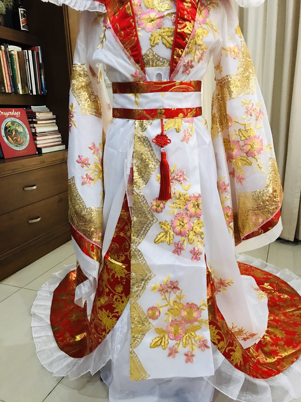 ชุดราชินีถัง สีขาว รหัส RPN 274 สินค้าพร้อมส่ง