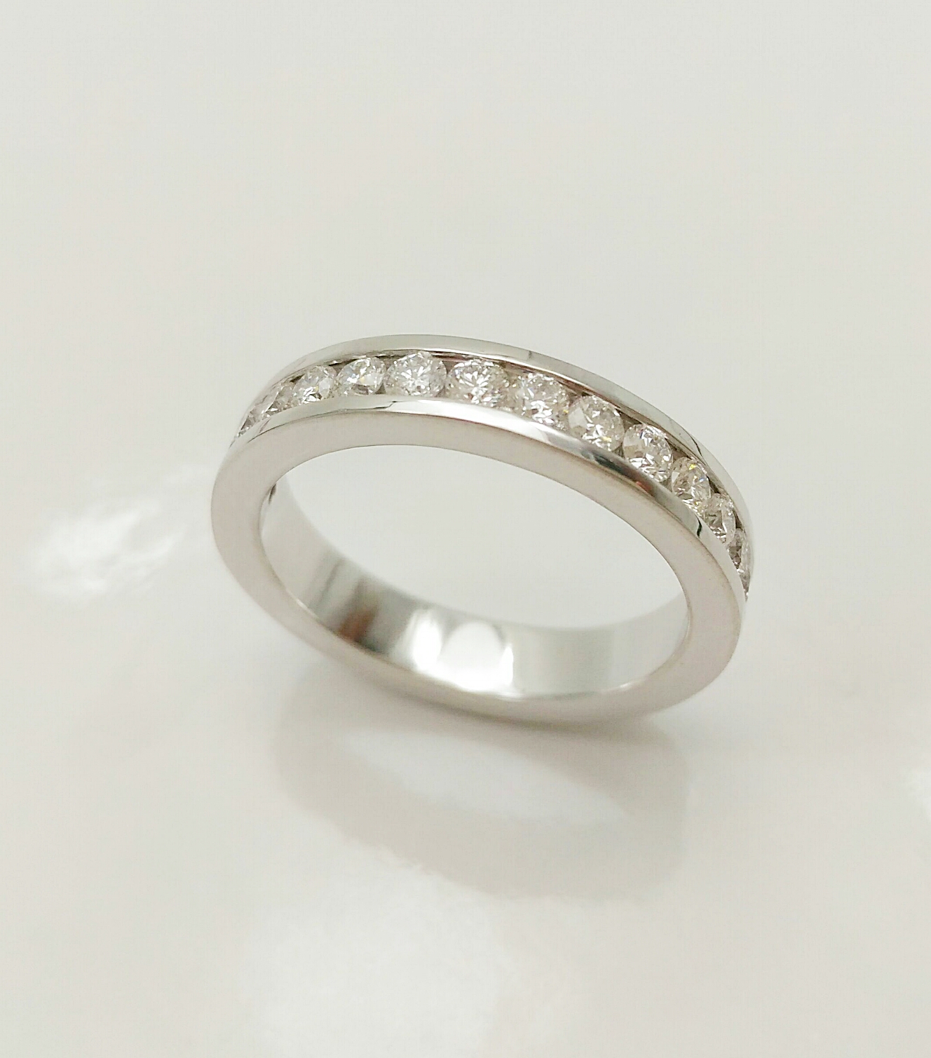 แหวนเพชรแถวเรียงรวม 0.48 cts