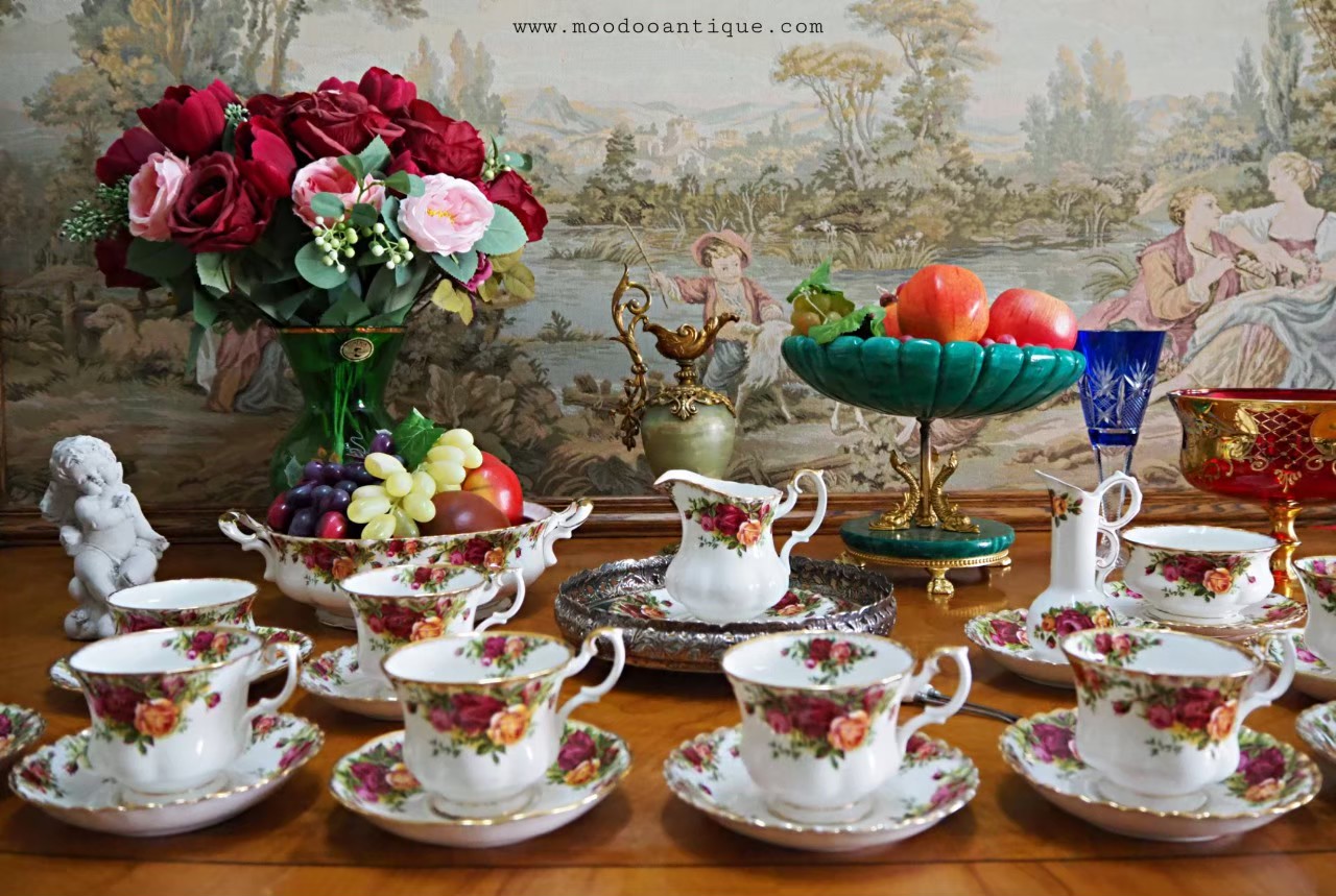 Old Country Roses Royal Albert bone