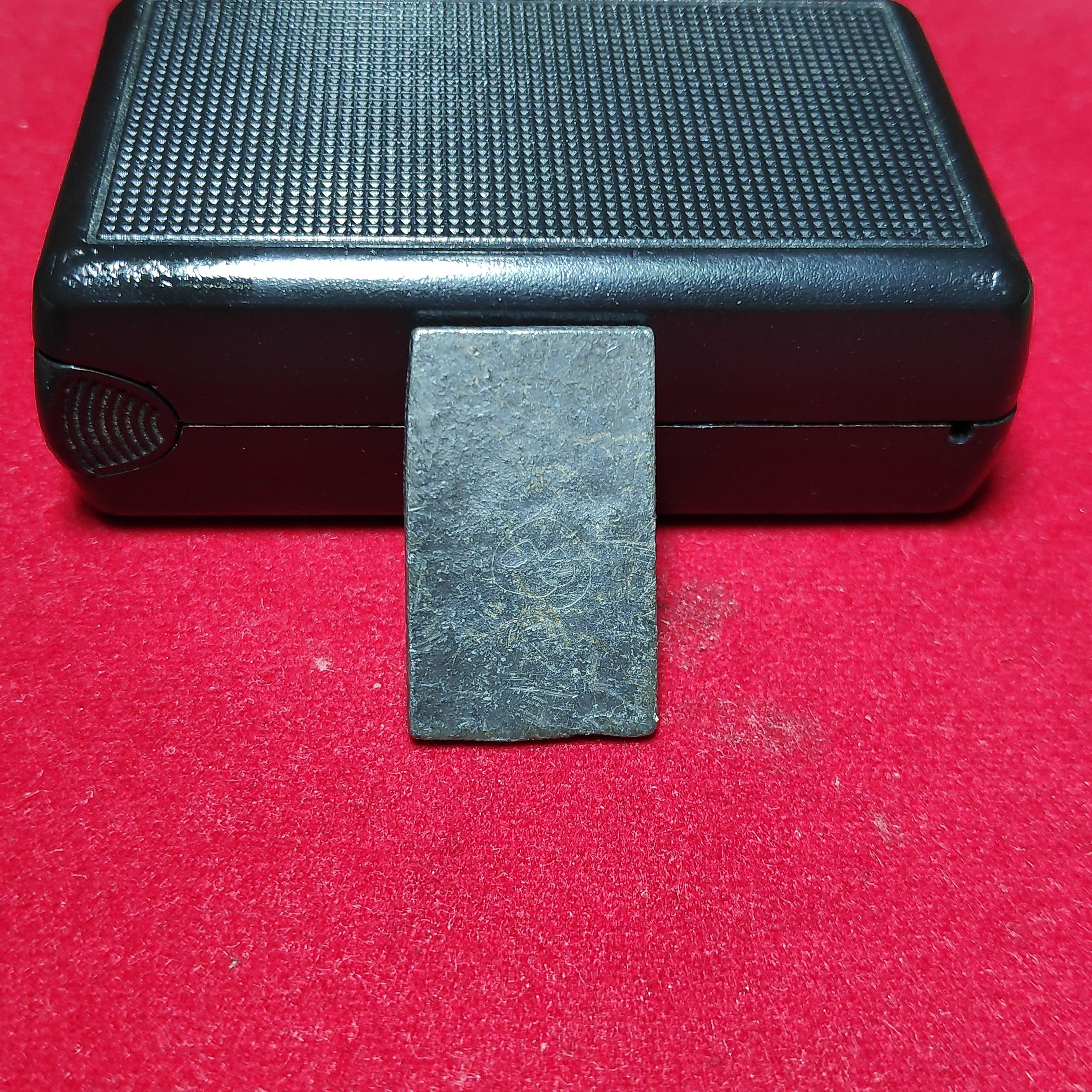 พระปิดตาหลวงปู่ศุขวัดปากคลองมะขามเฒ่าพิมพ์เเว่นฟ้าหลังจารเนื้อตะกั่ว