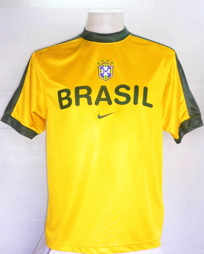 เสื้อฟุตบอล NIKE ทีมชาติ BRASIL แชมป์ 4 สมัย [HOME] ไซส์ S รอบอก 42 นึ้ว