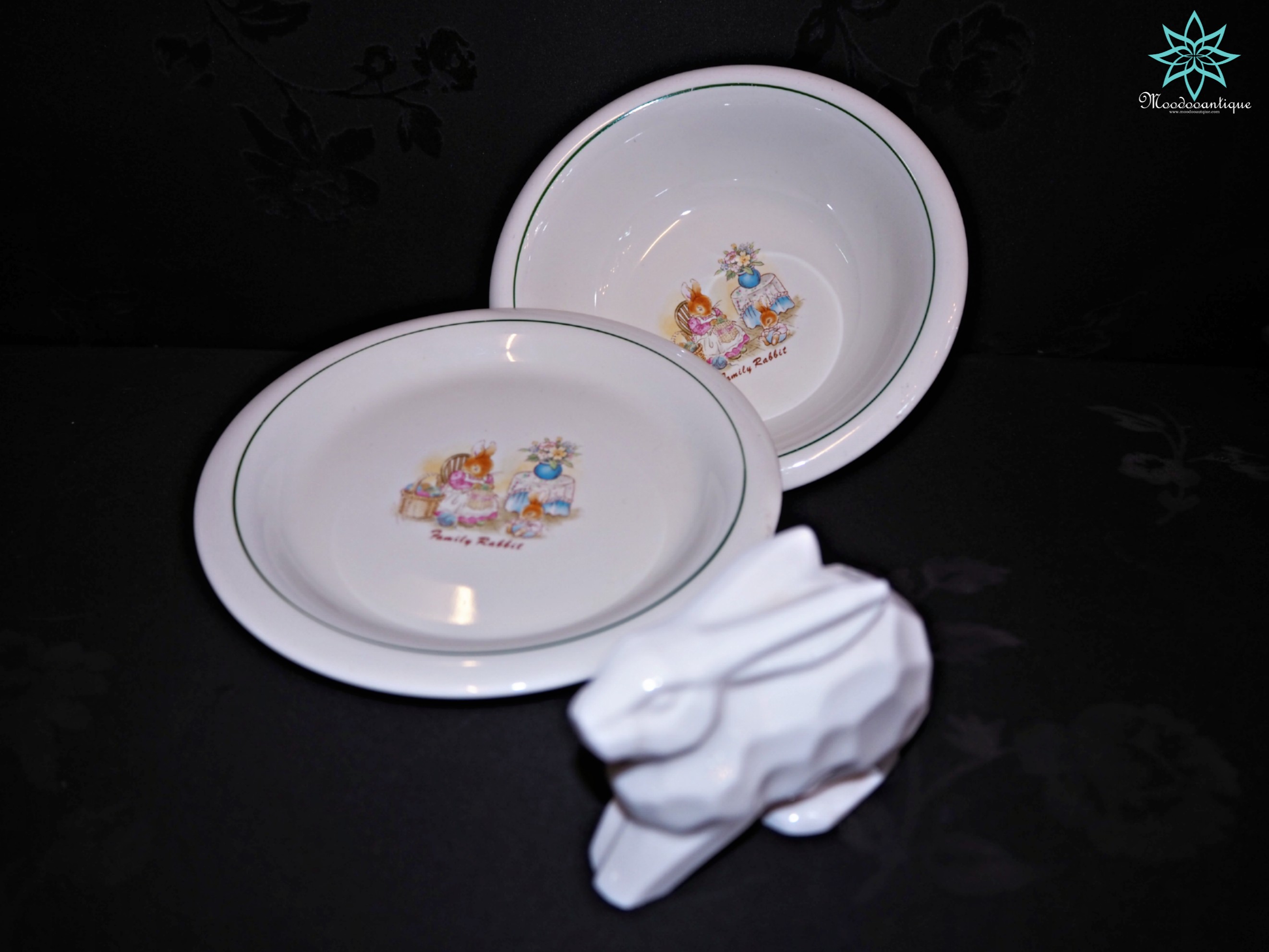 ถ้วย และจานขนม แบรนด์ KRII Kirii Pottery Family Rabbit