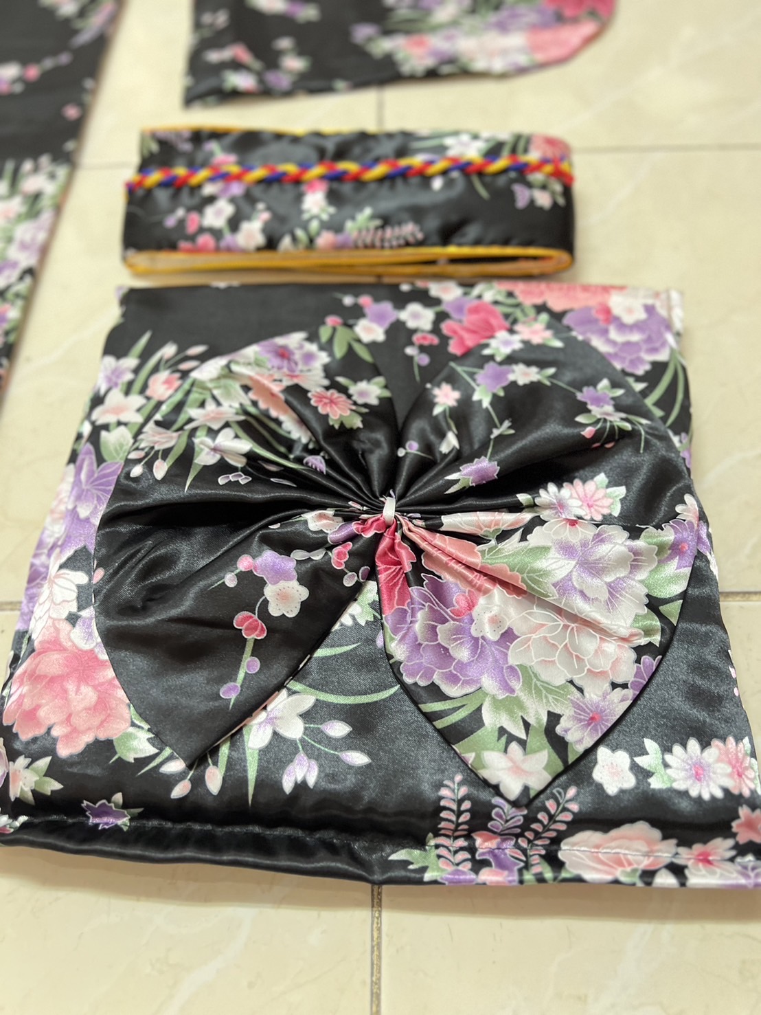 #กิโมโน สีน้ำดำลายดอกซากุระ