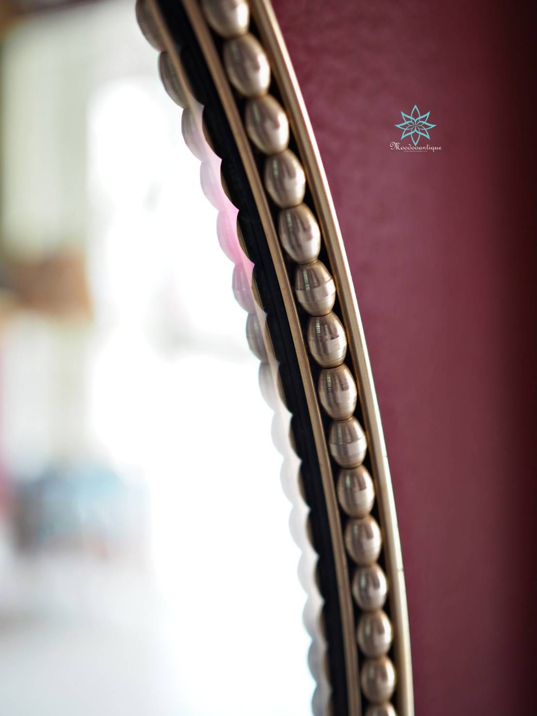 กระจกแอนทีค