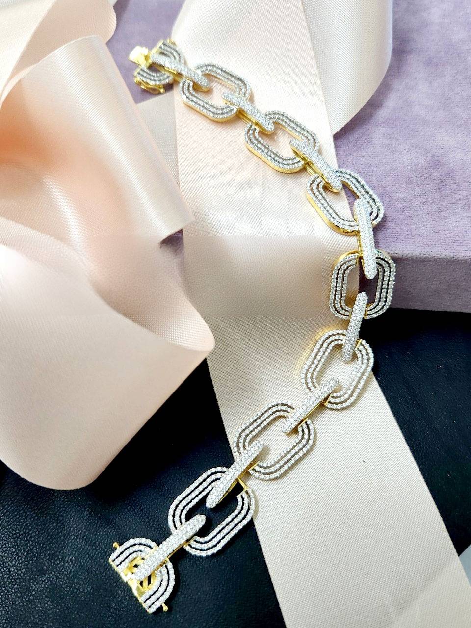 สร้อยข้อมือเพชรแท้รวม 4.71 cts