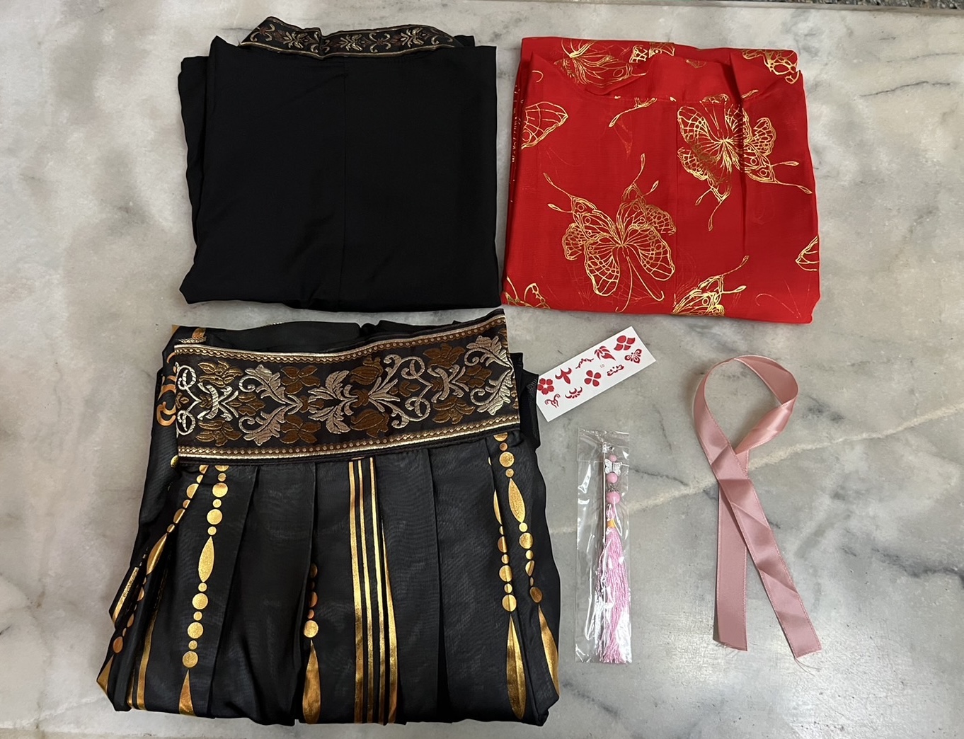 ชุดจีนหญิงฮั่น สีแดง+ดำ เช่า 550 มัดจำ 700