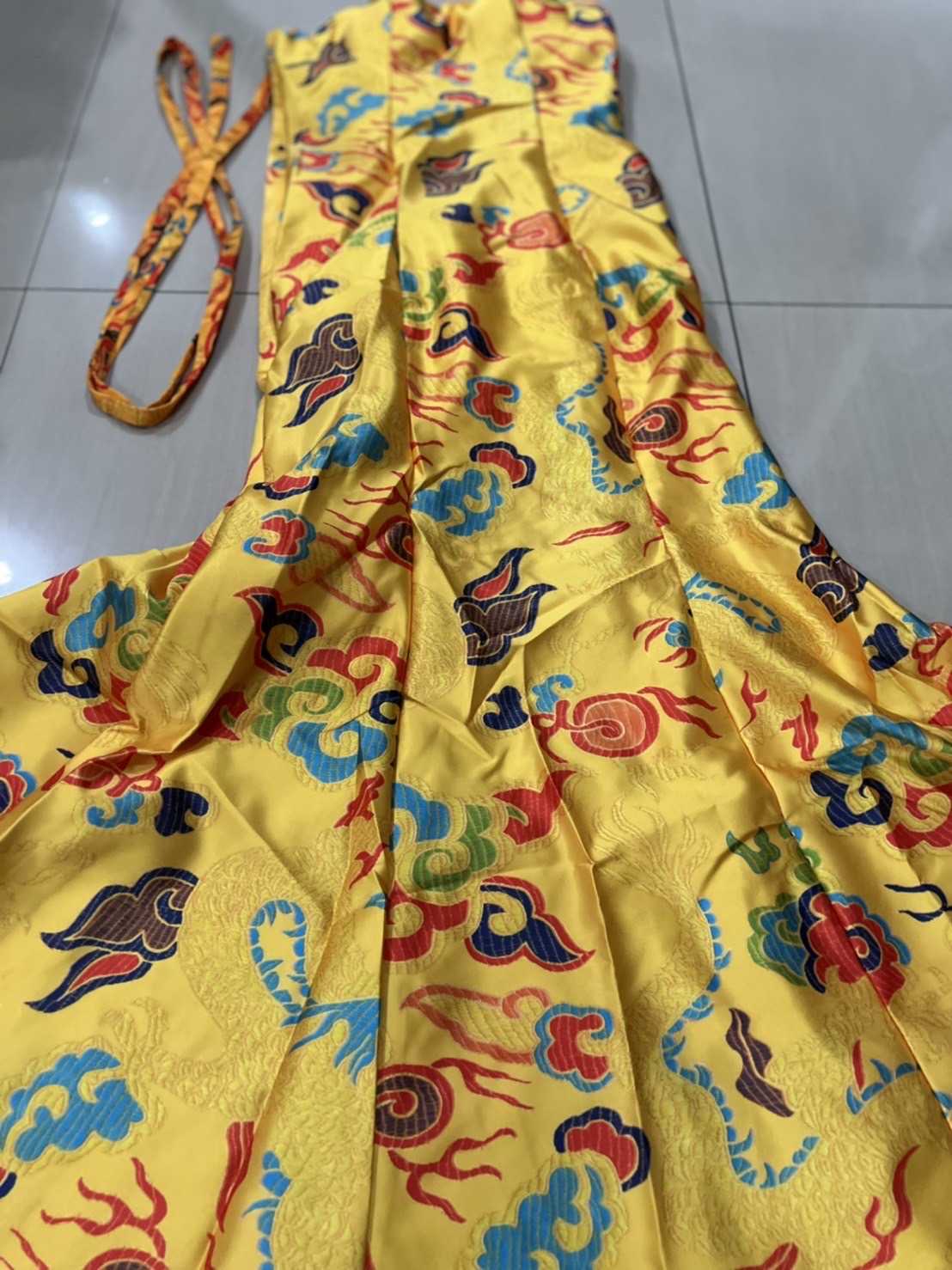 กี่เพ้ายาวเกาะอกสีทอง LX99 สินค้าพร้อมส่ง