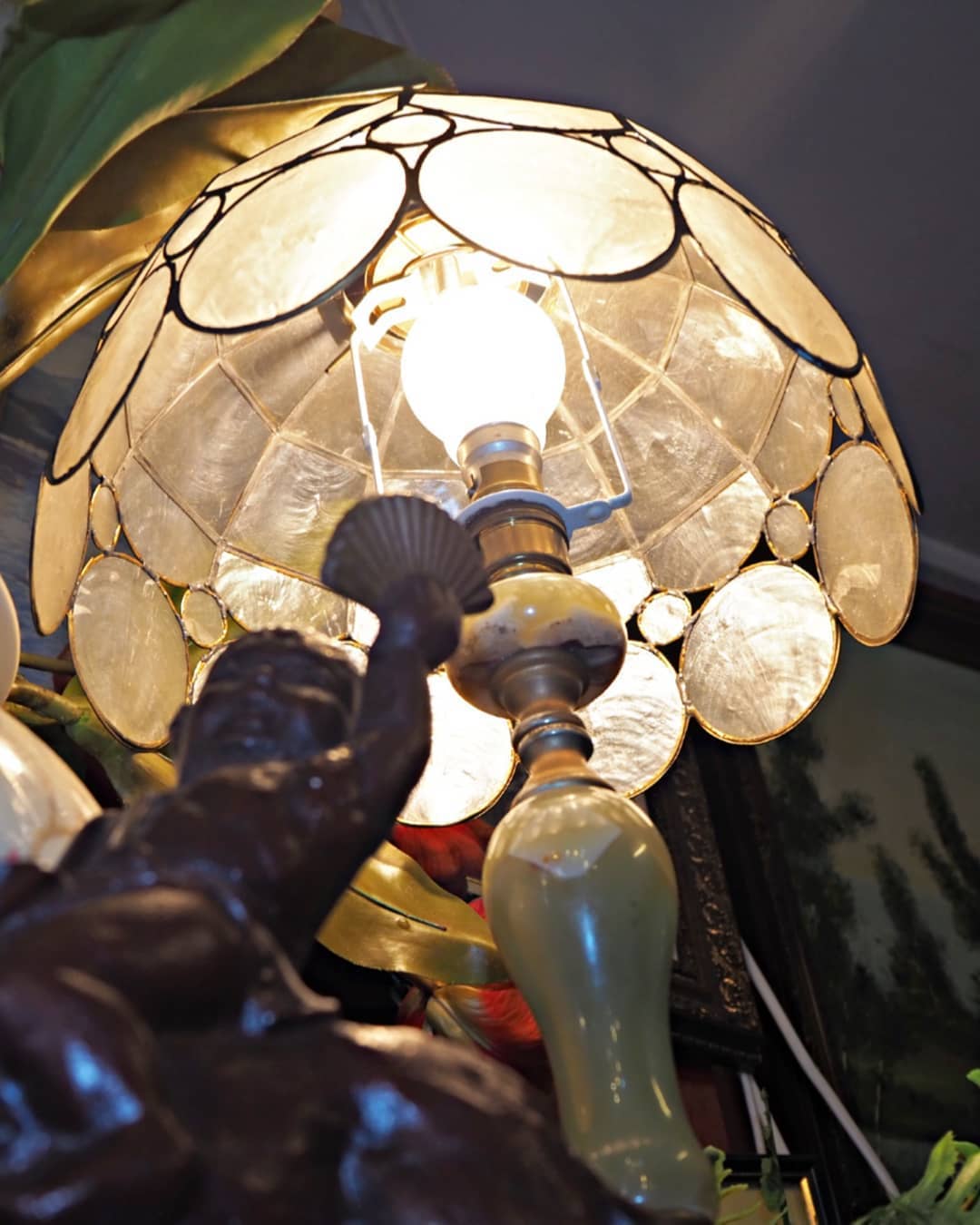 โคมไฟตั้งโต๊ะหินอ่อน