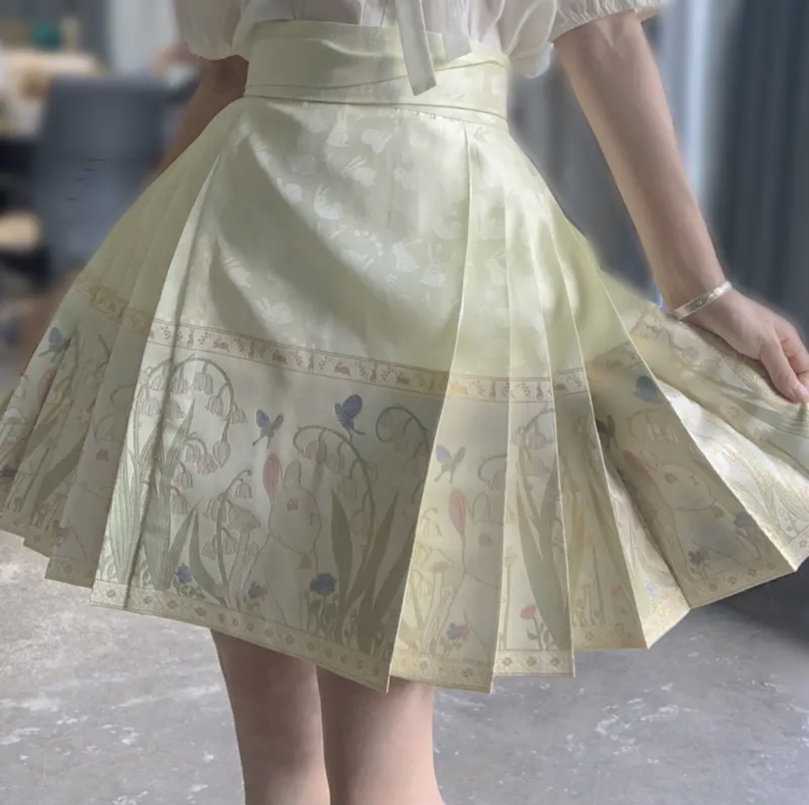 กระโปรงหม่าเมี่ยนสั้น สีเขียวเหลือง รหัส S01