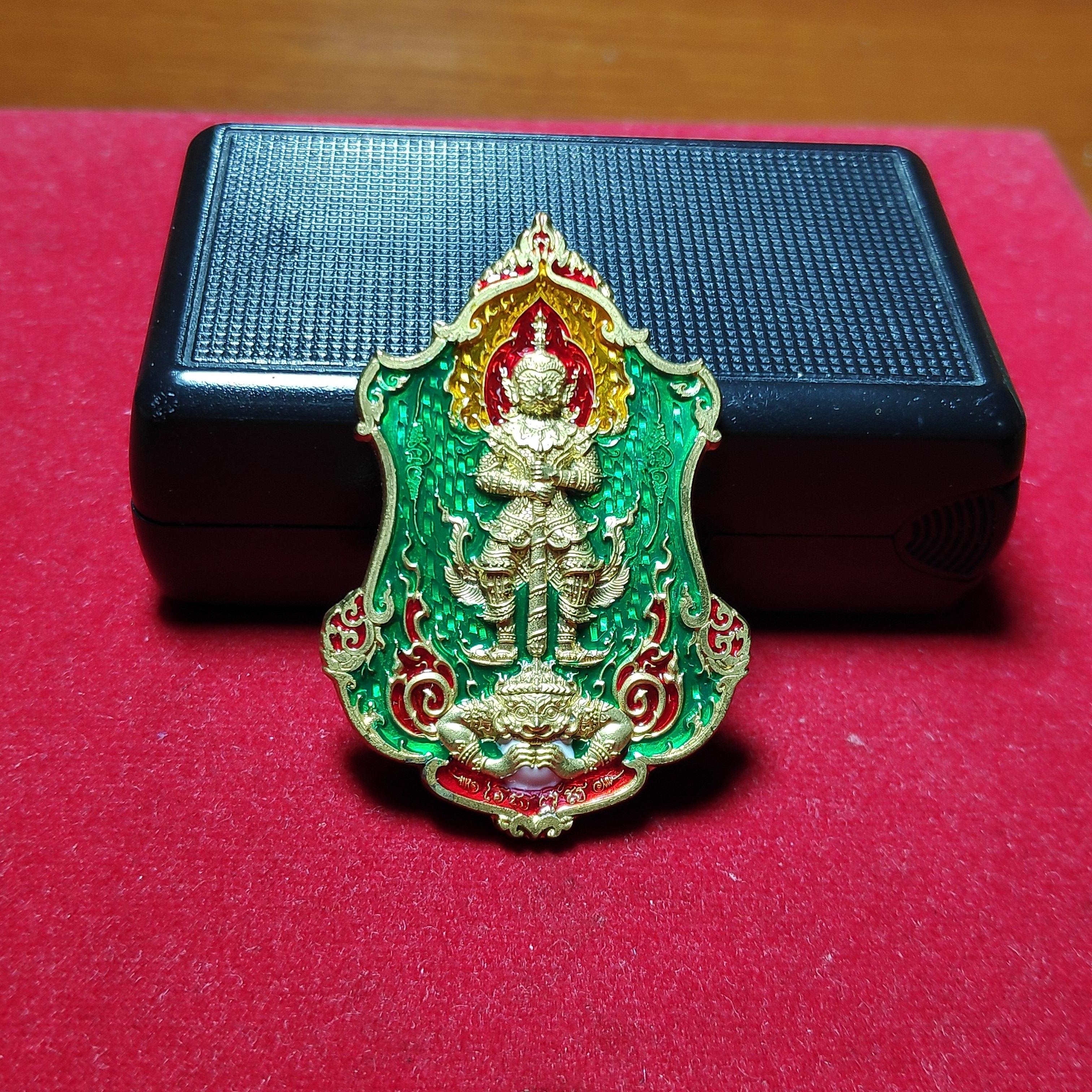 เหรียญลงยาท้าวเวสสุวรรณรุ่นสองมหาเทพมหาบารมีจอมราชันย์หลวงปู่ชัชวัดบ้านปูนปี2564