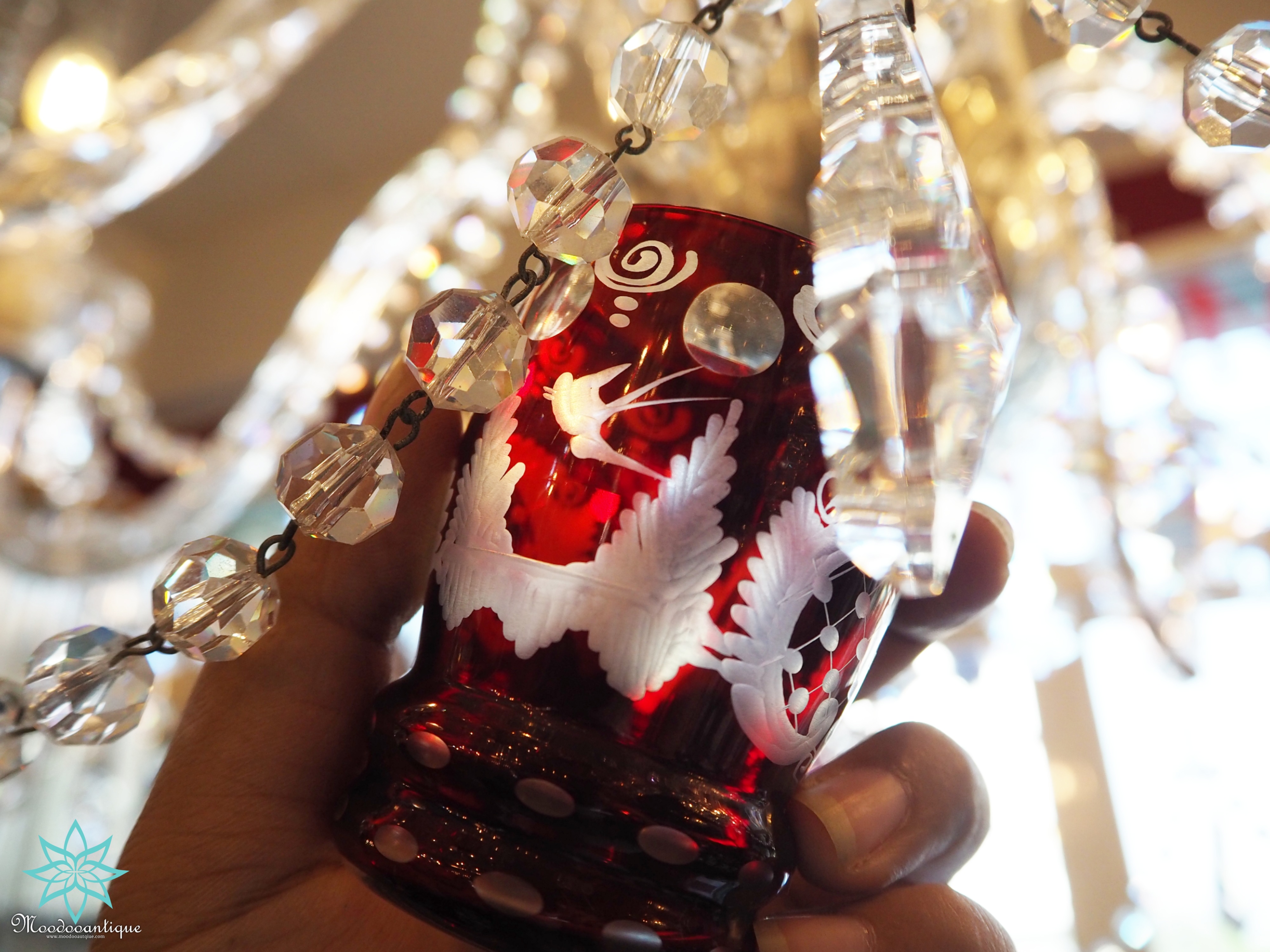 เครื่องแก้วแอนทีคโบฮีเมี่ยน