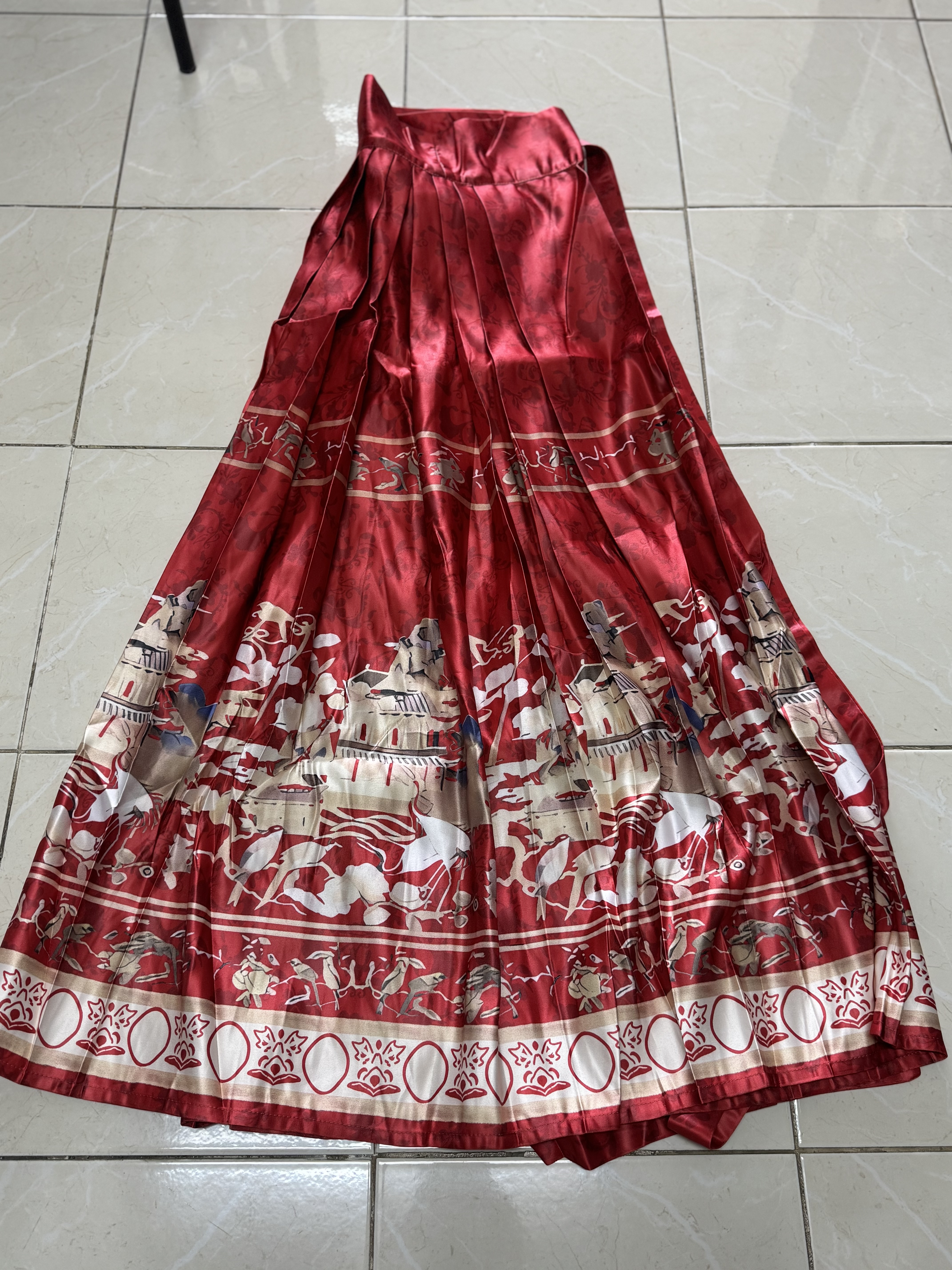 กระโปรงหม่าเมี่ยนยาว สีแดง ลายบ้าน+นก #258