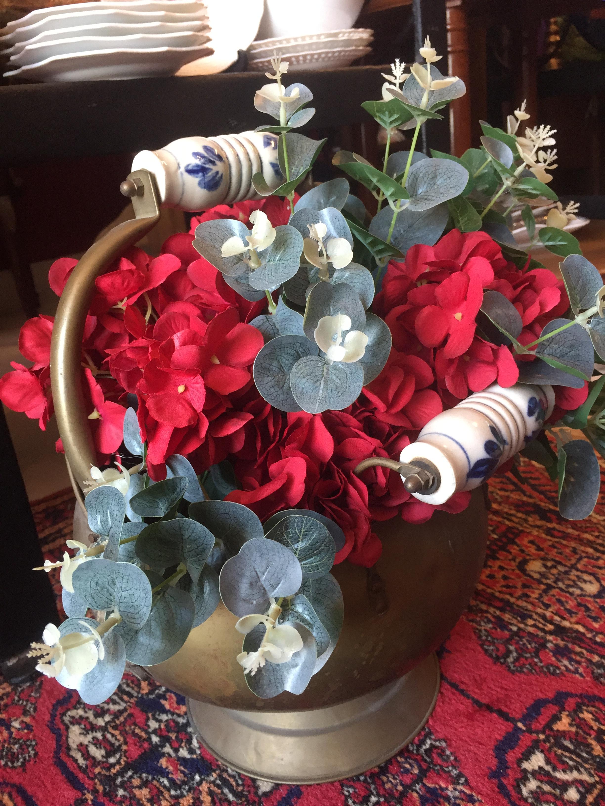 ที่ใส่ถ่านทองเหลืองโบราณของอังกฤษ