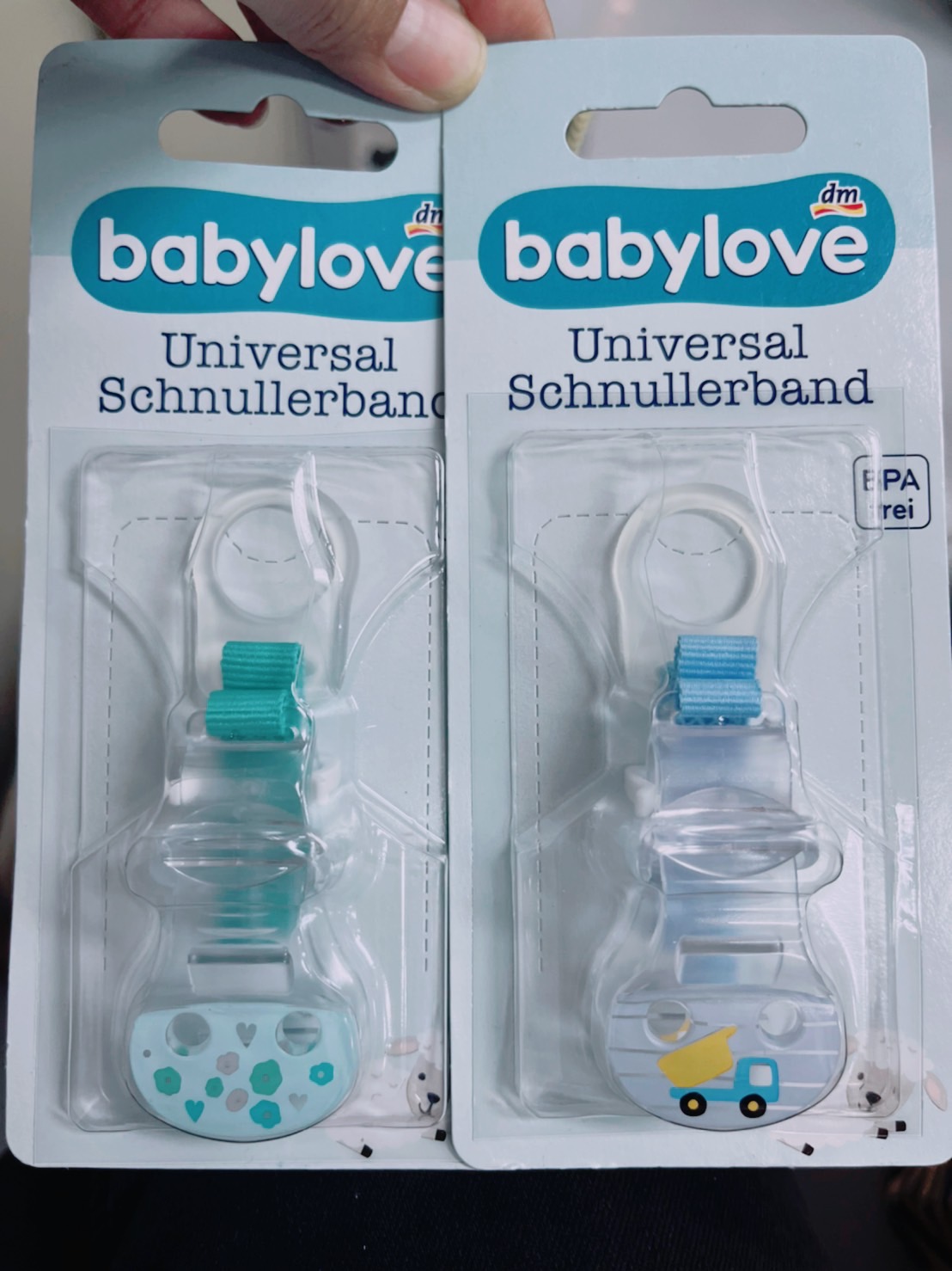 สายคล้องจุกนมหลอก babylove Schnullerband สีฟ้า รูปรถ