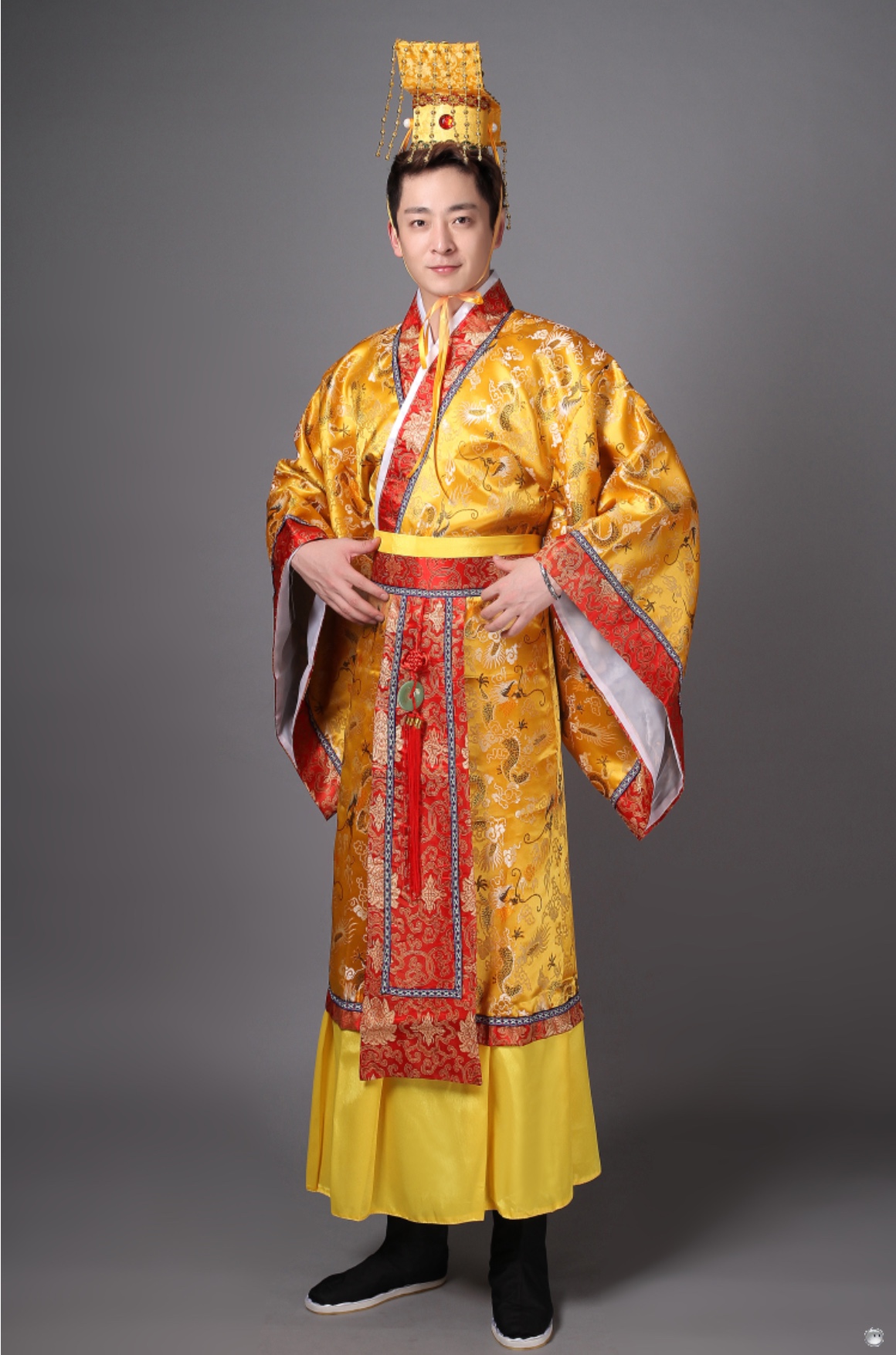 ชุดจักรพรรดิฮั่น สีทอง รหัส KK 107 สินค้าพร้อมส่ง