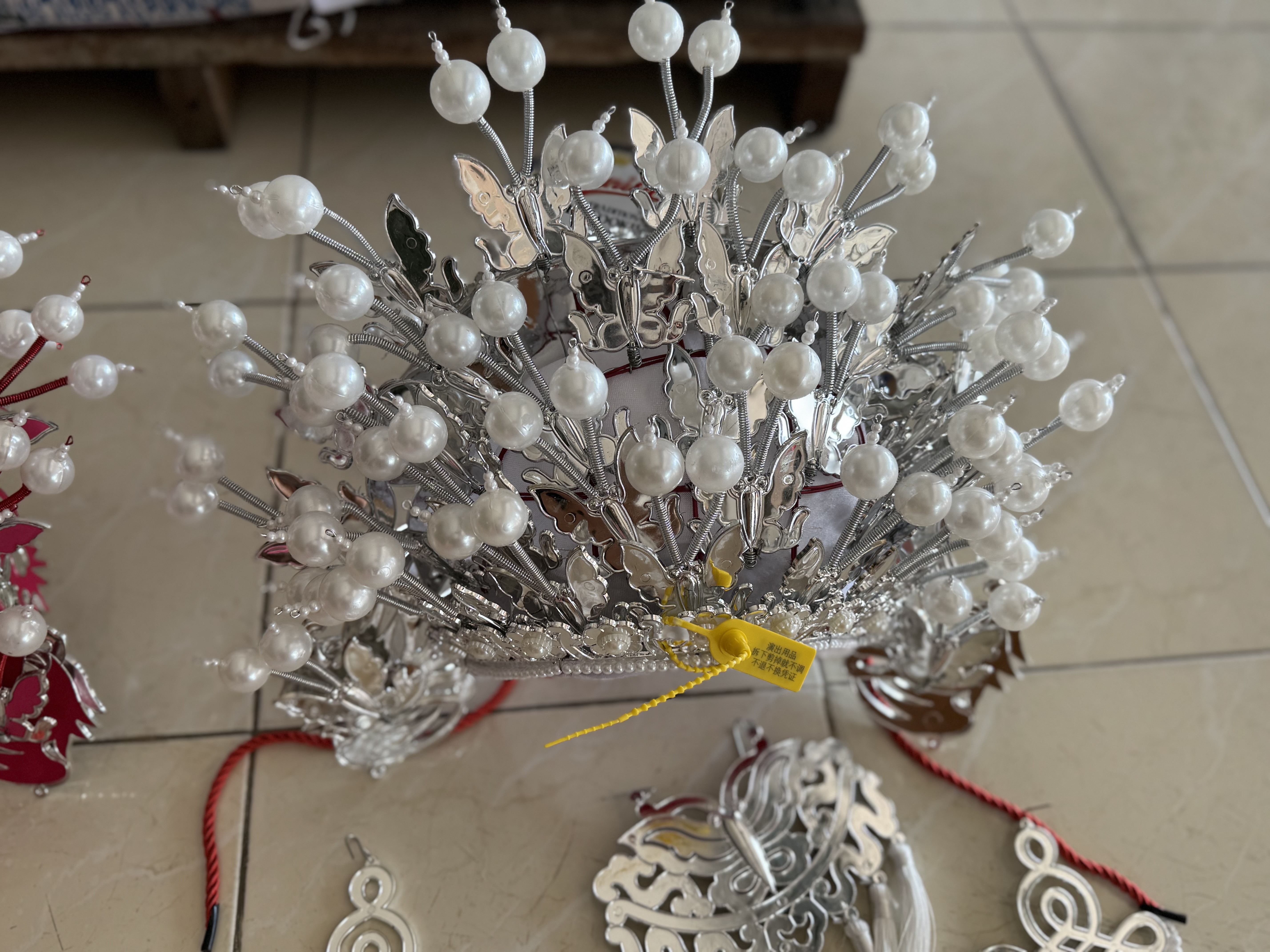 หัวมงกุฏใหญ่แบบเต็ม สีขาว