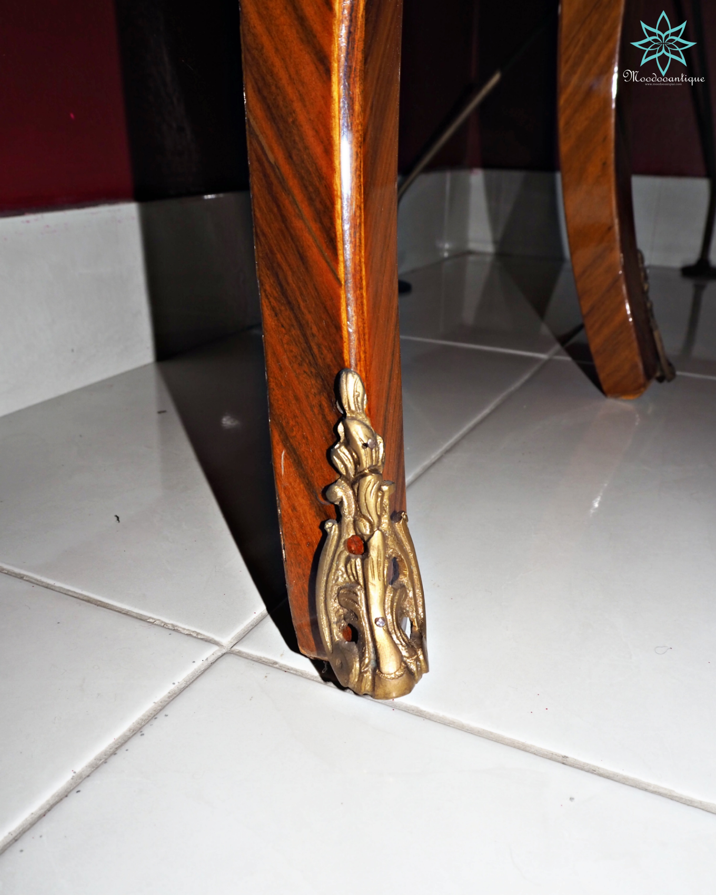 โต๊ะหัวเตียงคู่ ฝรั่งเศส