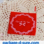 ล้างสต็อก//ถุงคุกกี้ แถบกาว 7x7 ลายโบว์ลูกใม้ พื้นหลังสีแดง แพ็ค 100 ใบ