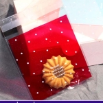 ล้างสต็อก//ถุงคุกกี้ แถบกาว 7x7 ลายจุดขาว พื้นหลังสีแดงสด แพ็ค 100 ใบ