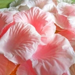 โปรโมชั่น//กลีบกุหลาบ รหัสสี 06 ชมพูอ่อน แพคละ 95-100 กลีบ